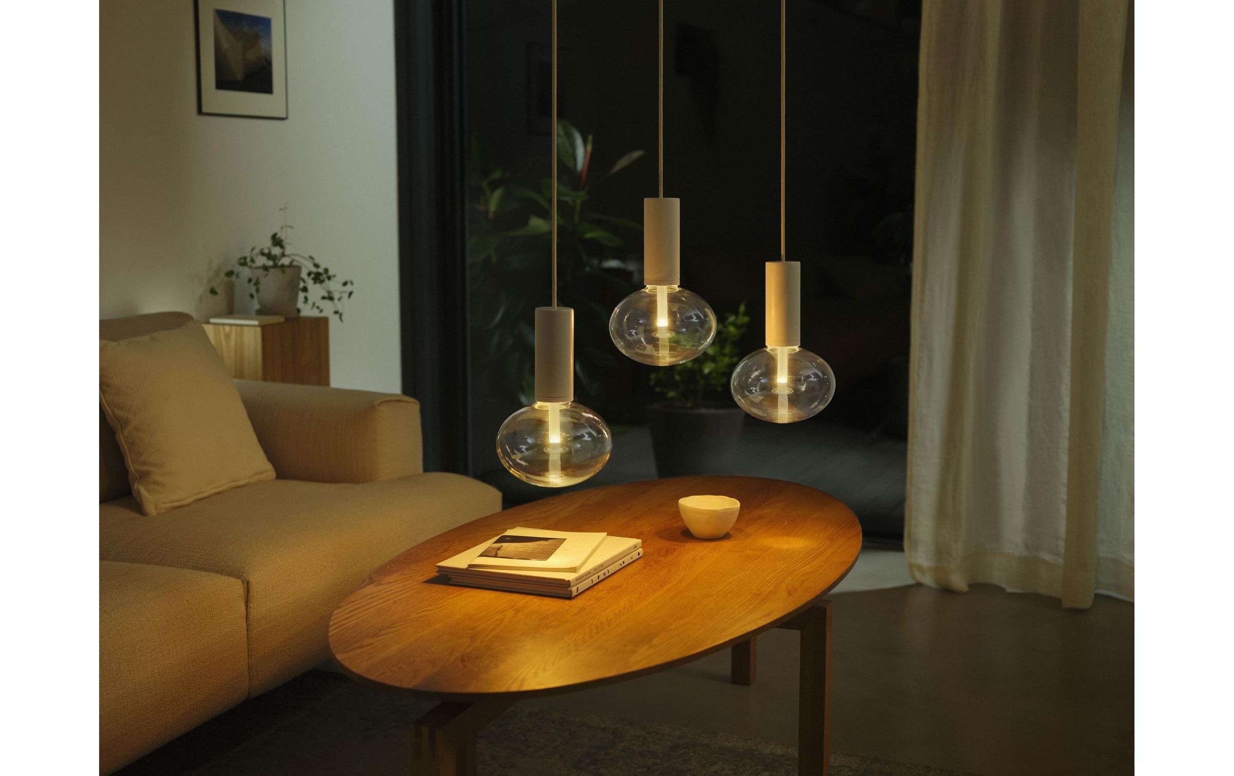 Philips Hue LED-Leuchtmittel »White & Col. Amb.« E27 Farbwechsler