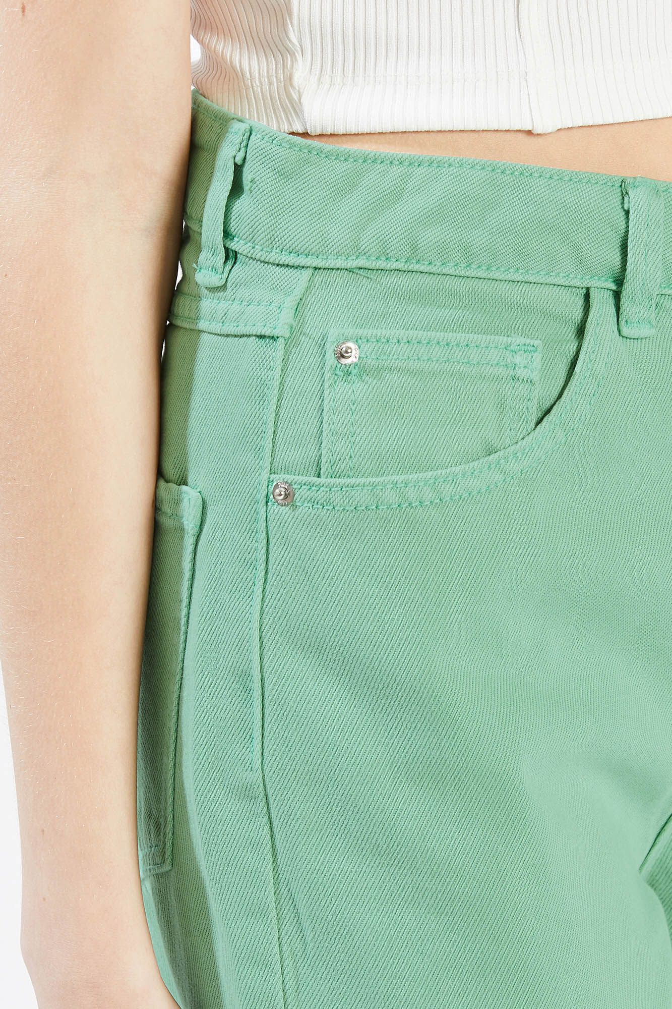 Calça jeans reta de cintura alta