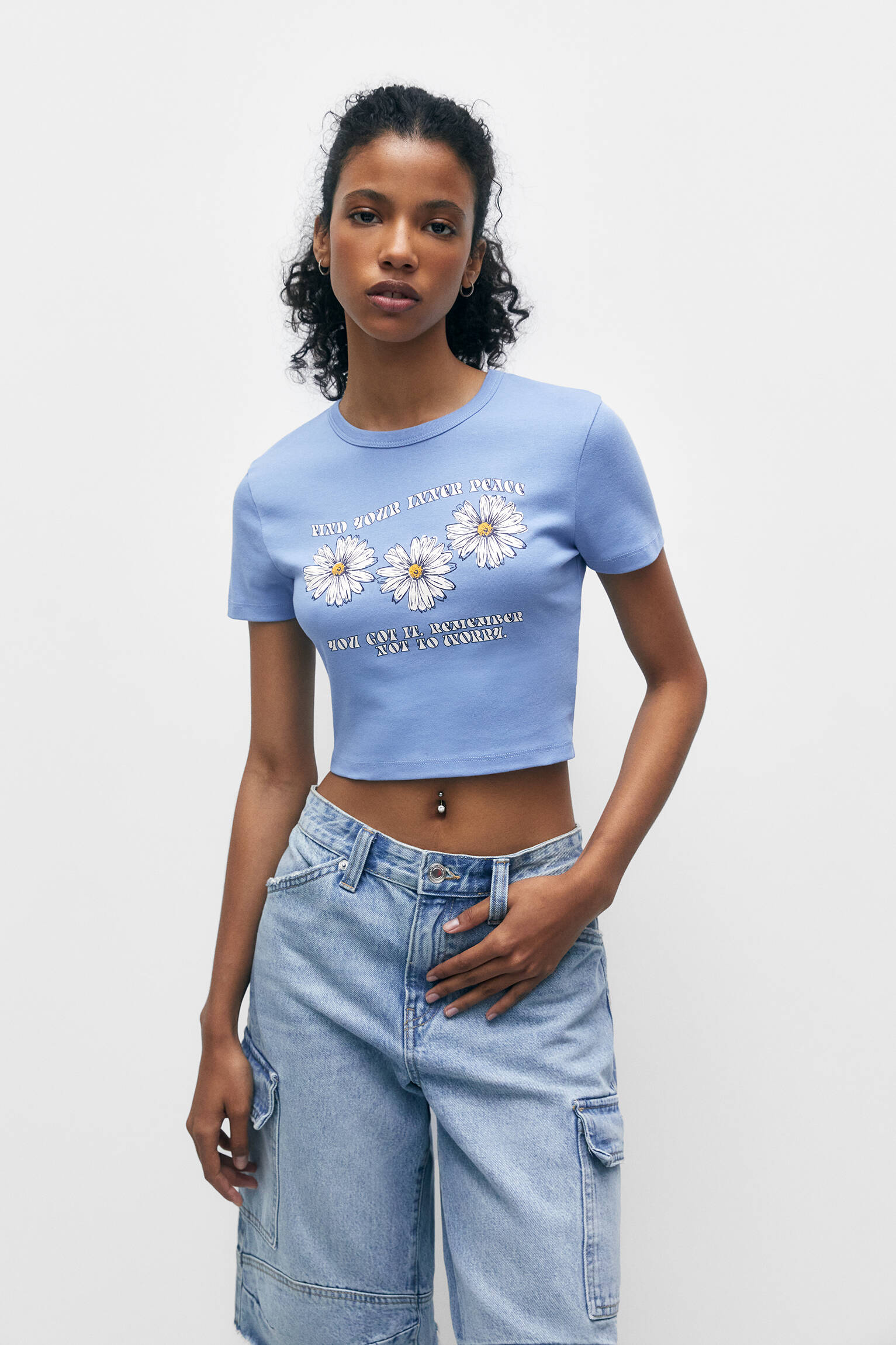 CAMISETA DE MANGA CURTA COM ESTAMPA - AZUL CLARO