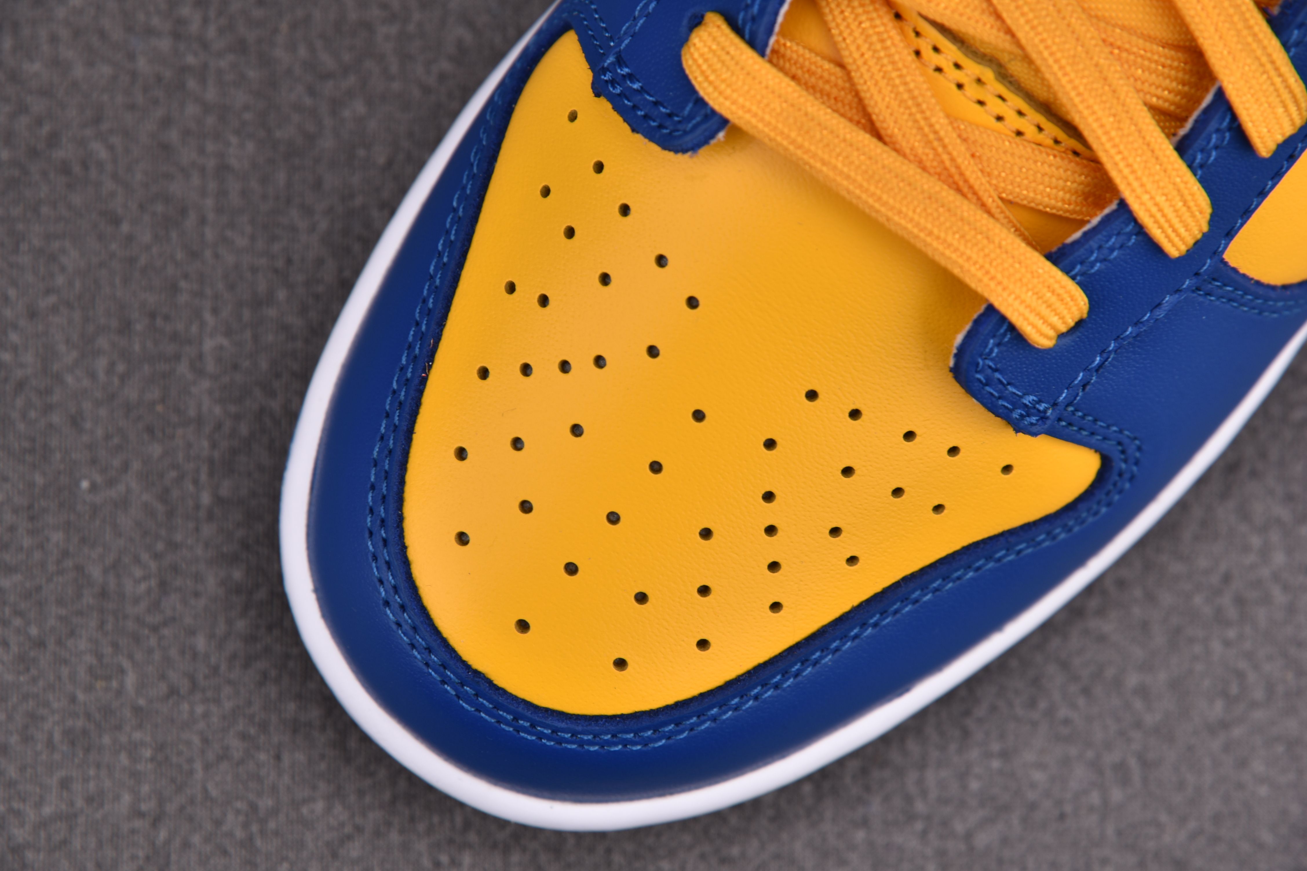 Nike Dunk Low UCLA