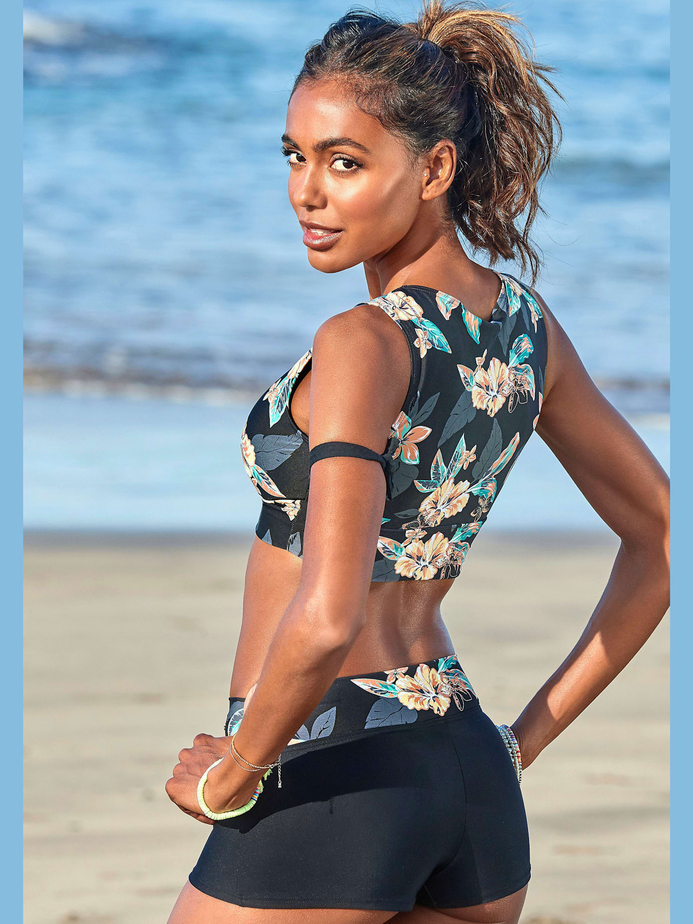 Haut de bikini triangle look haut court