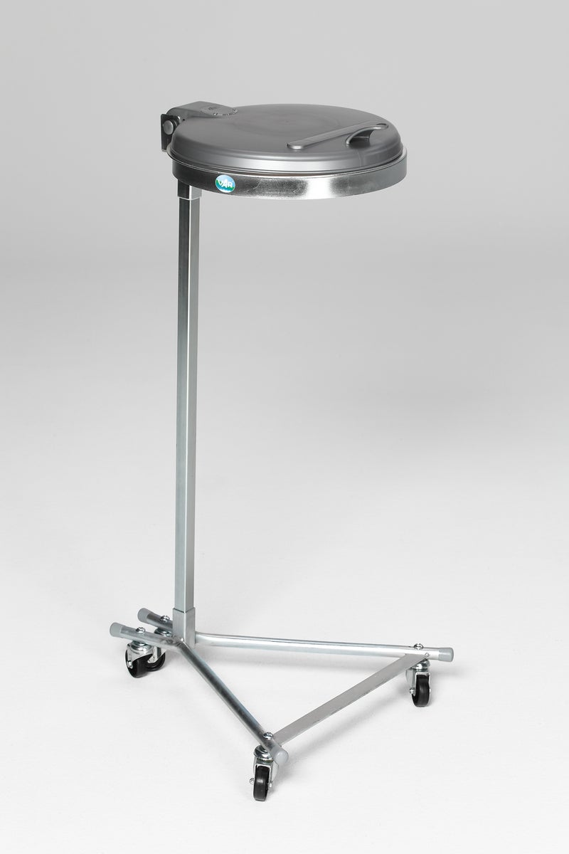 PROREGAL Robuuste enkele afvalbak met kunststof deksel, 4 wielen, 35 cm opening, afmetingen (H x B x D): 100 x 49 x 52 cm, gegalvaniseerd staal, zilver