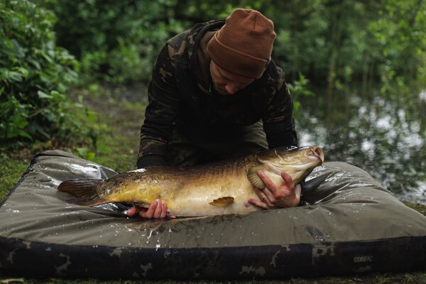 Tapis de Réception Korda Compac Hybrid Mat Dark Kamo
