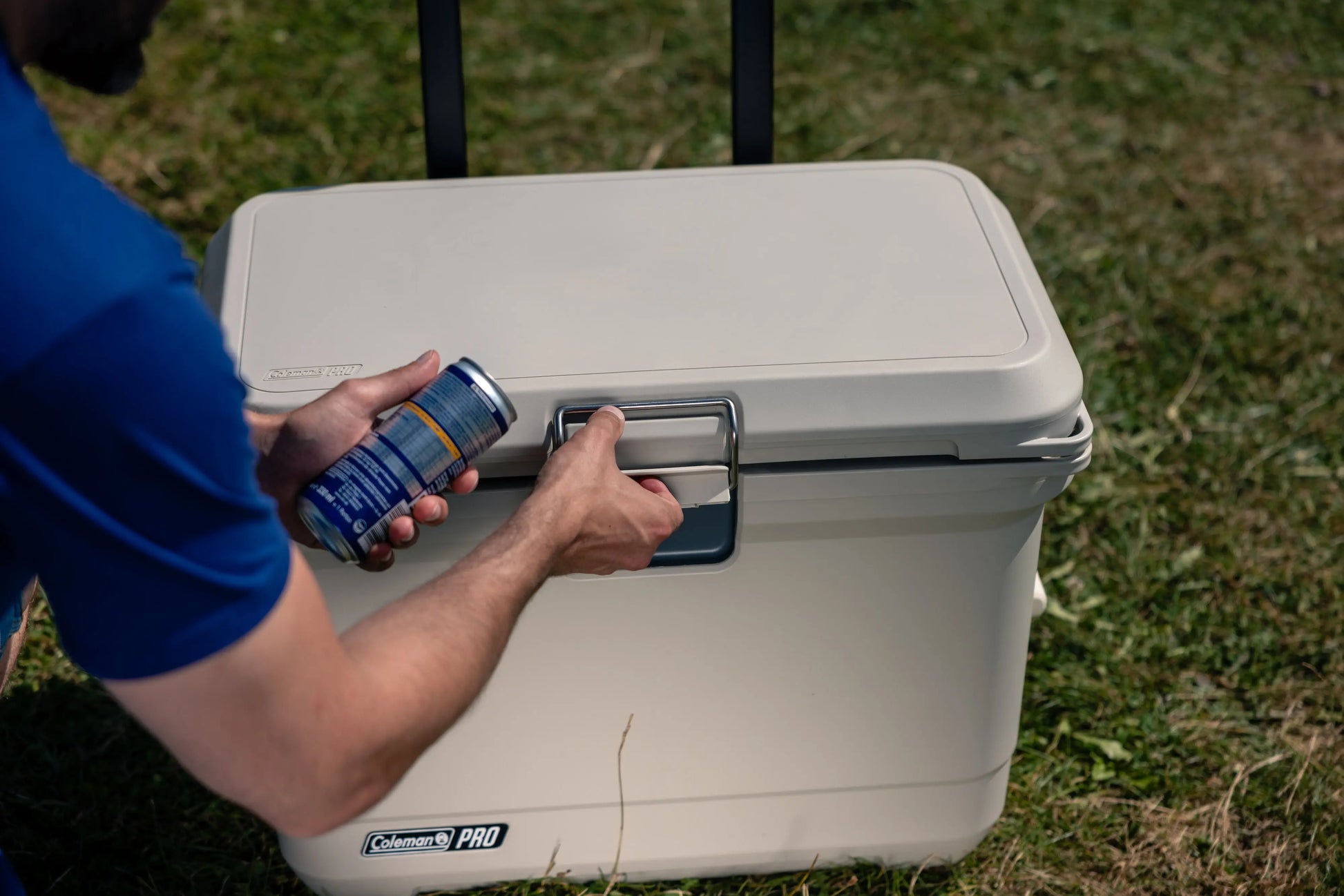 Coleman PRO 55QT Wheeled Kühlbox mit Rollen