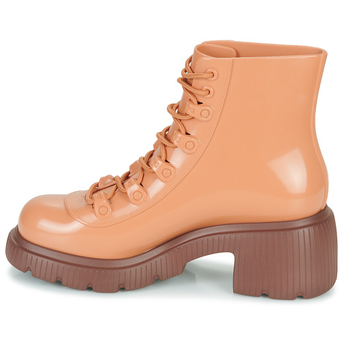 Melissa - MELISSA COSMO BOOT AD - Cognac