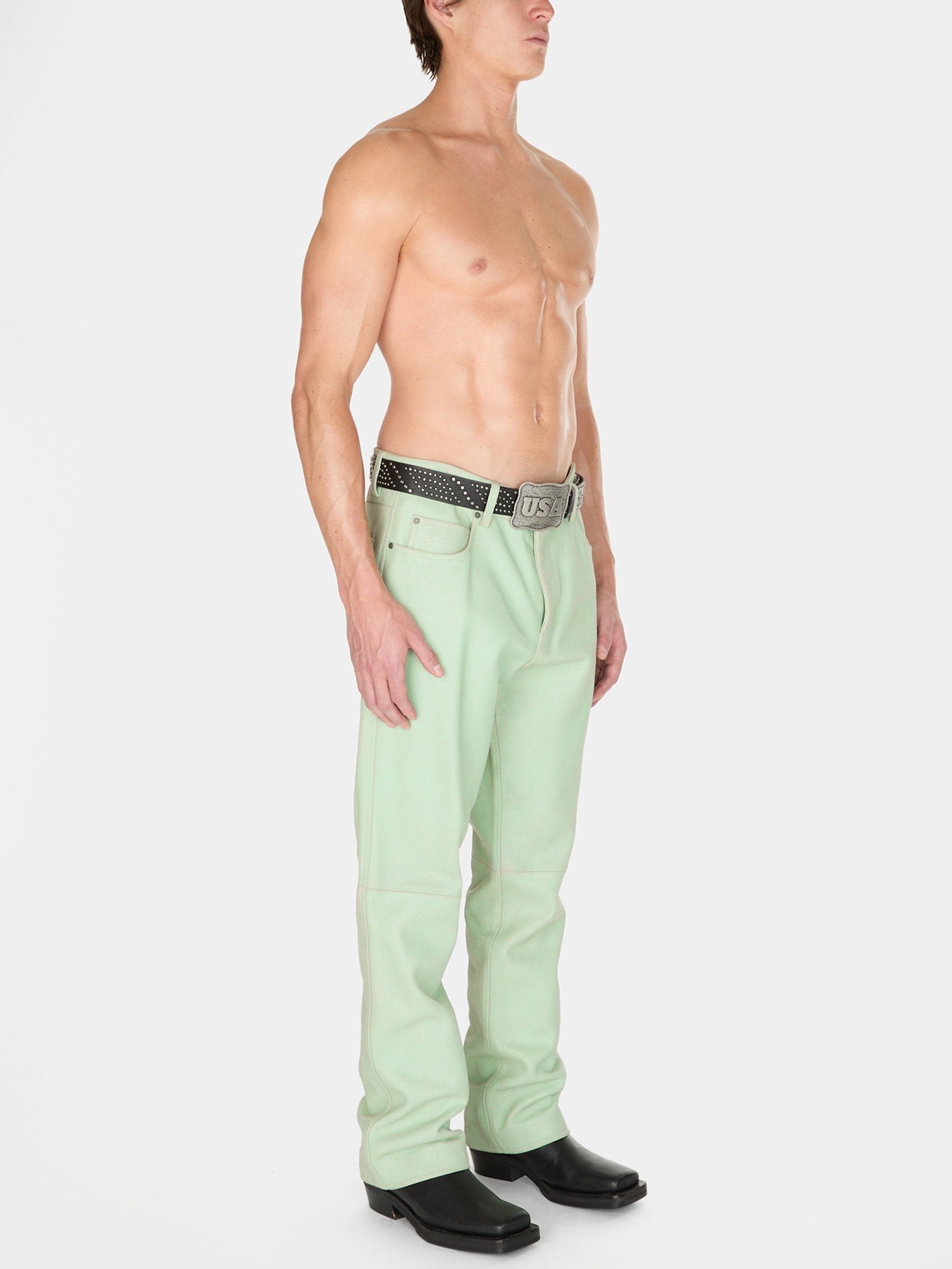 calça de couro craquelado