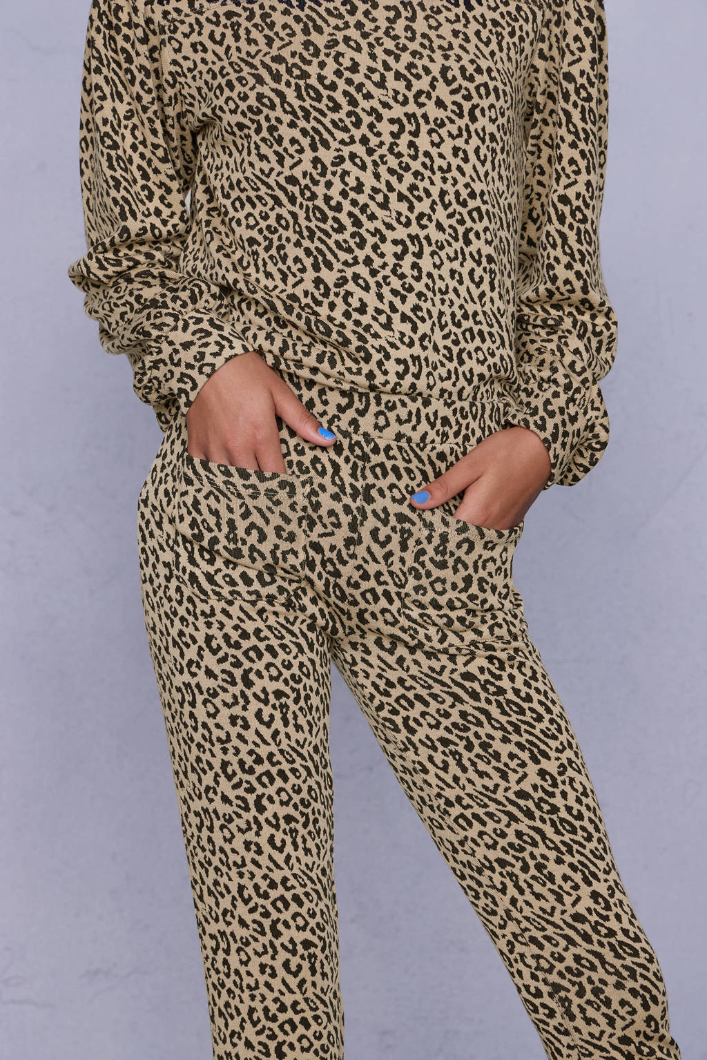Coolcat Flare Broek Bailey met Luipaard Jacquard Patroon