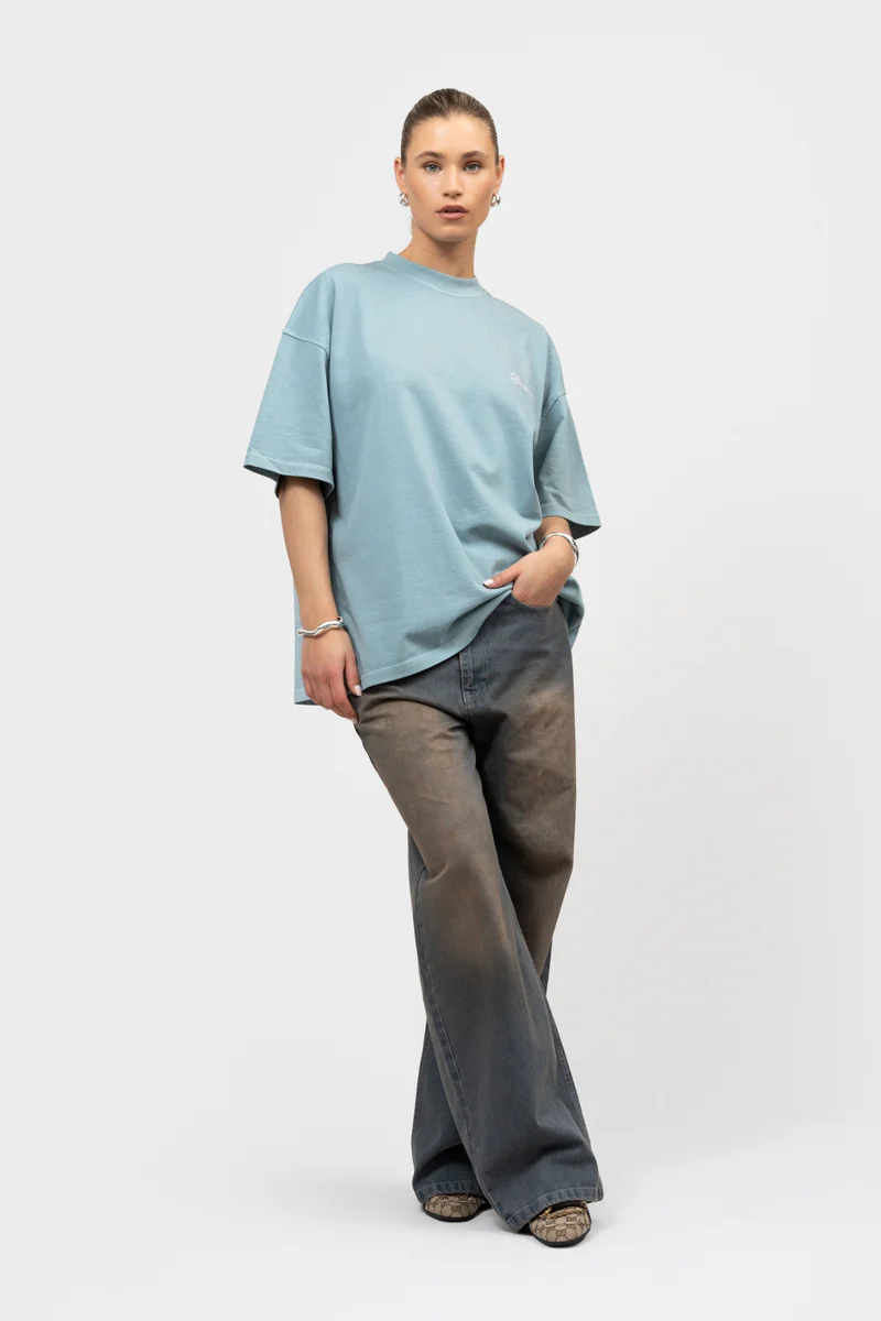 Equalité Yuki Boxy T-Shirt Dames Lichtblauw