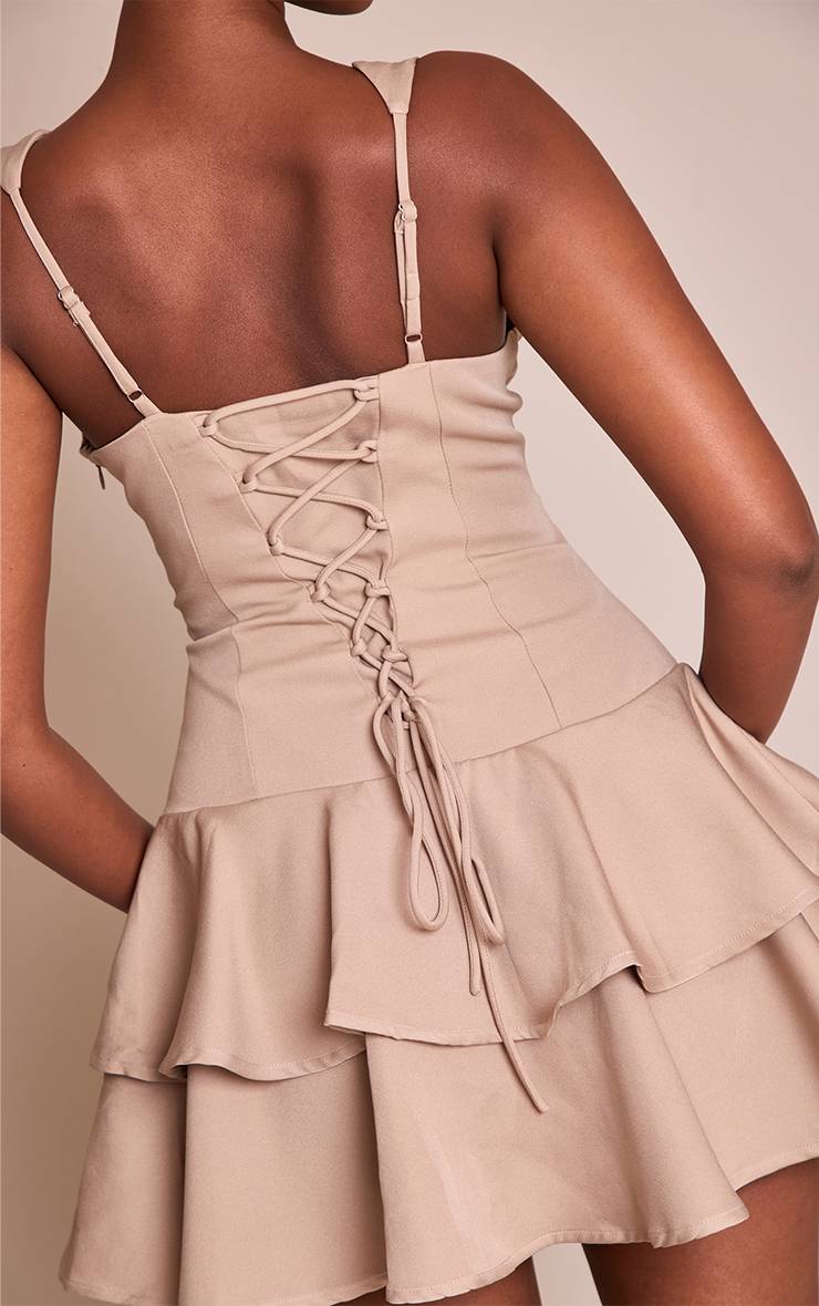 Champignon Robe Mini À Volants Avec Détail Corset Tissé