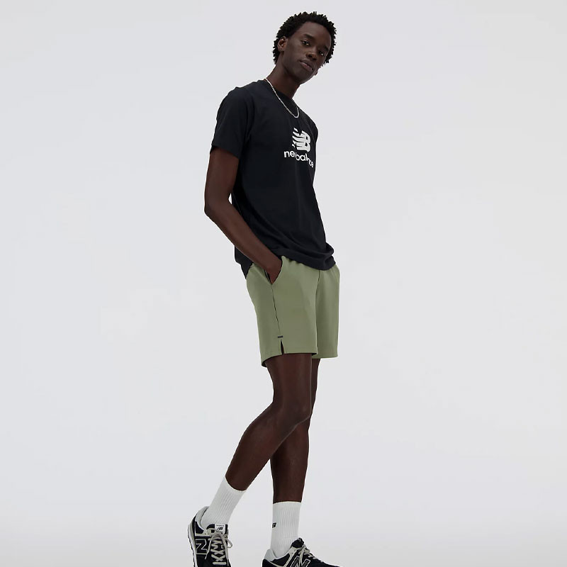 Tee-shirt New Balance noir pour homme Essential Logo