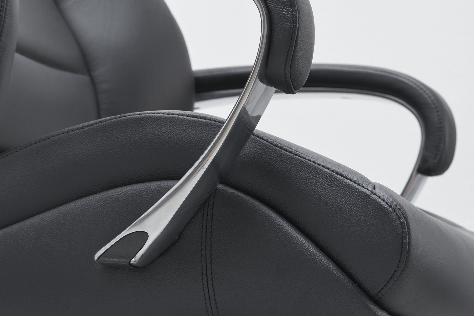 KADIMA DESIGN Chefsessel MIRON aus Leder, Multiblockwippmechanik, bis 120 kg, in 3 Farben verfügbar