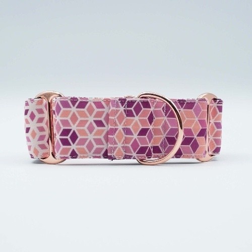 Coleira martingale kuta Baona rosa em nylon reciclado para cães.