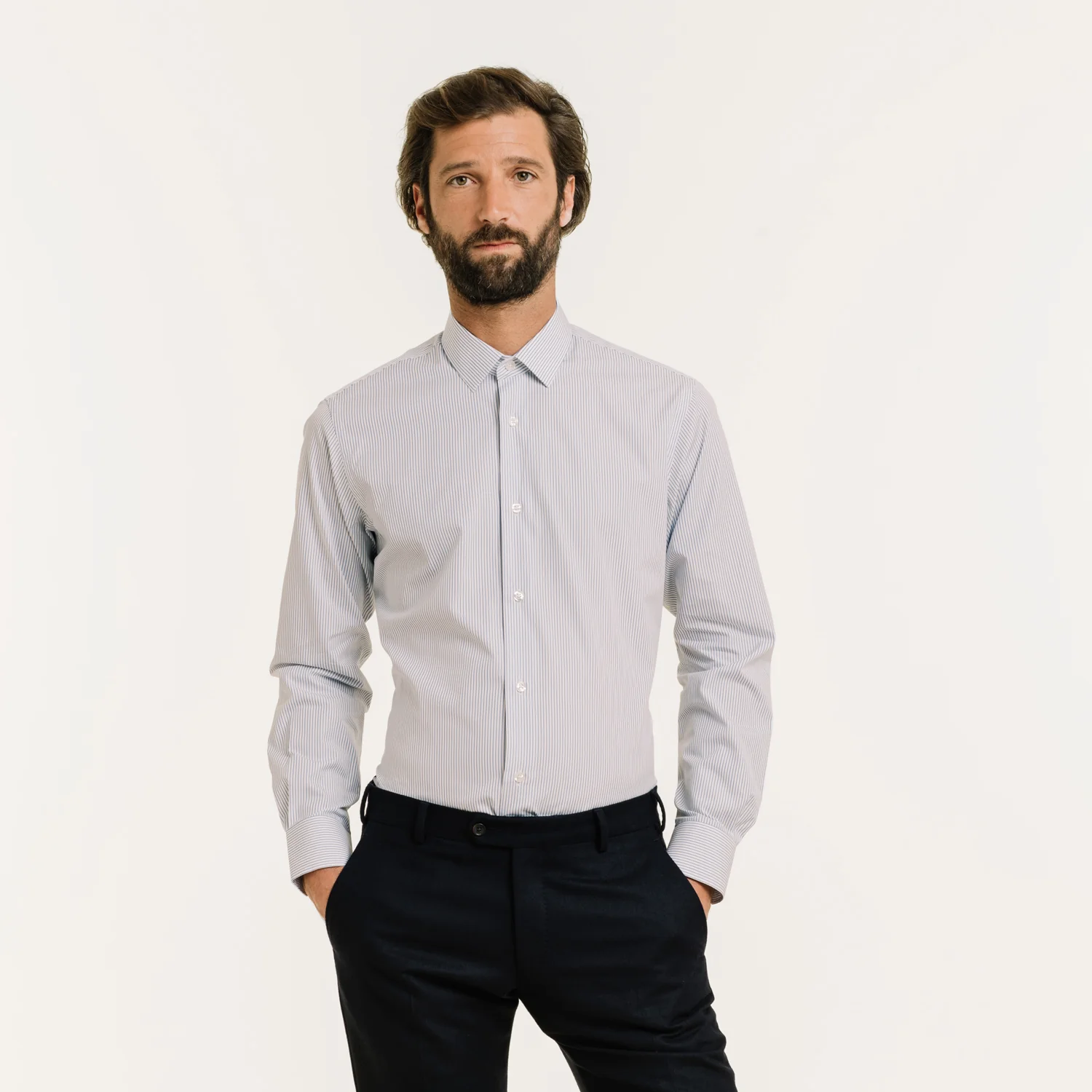 Fitted shirt in double-twisted poplin with fine blue stripes