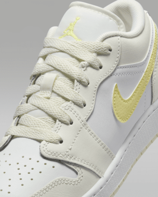 Air Jordan 1 Low Older Kids' Shoes
