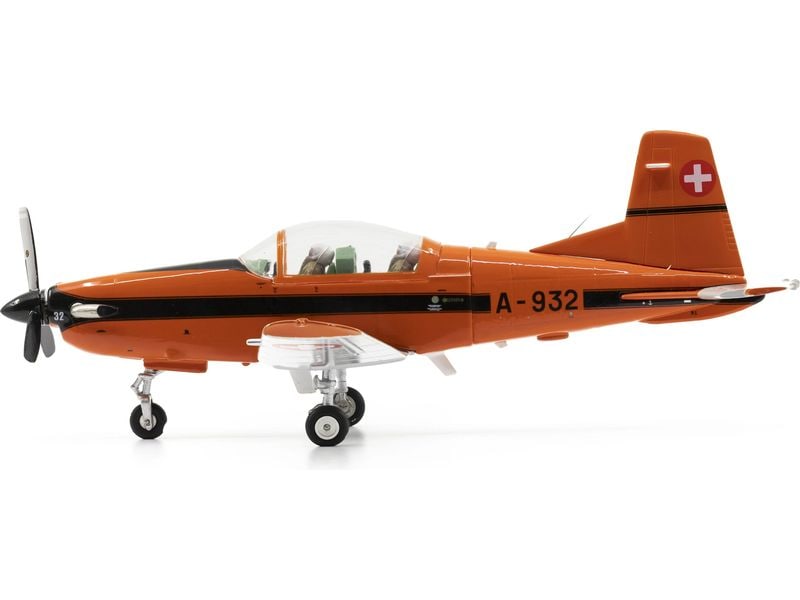 ACE Pilatus PC-7 A-932 - Ursprungsbemalung Orange 1:72 Detailliertes Flugzeugmodell