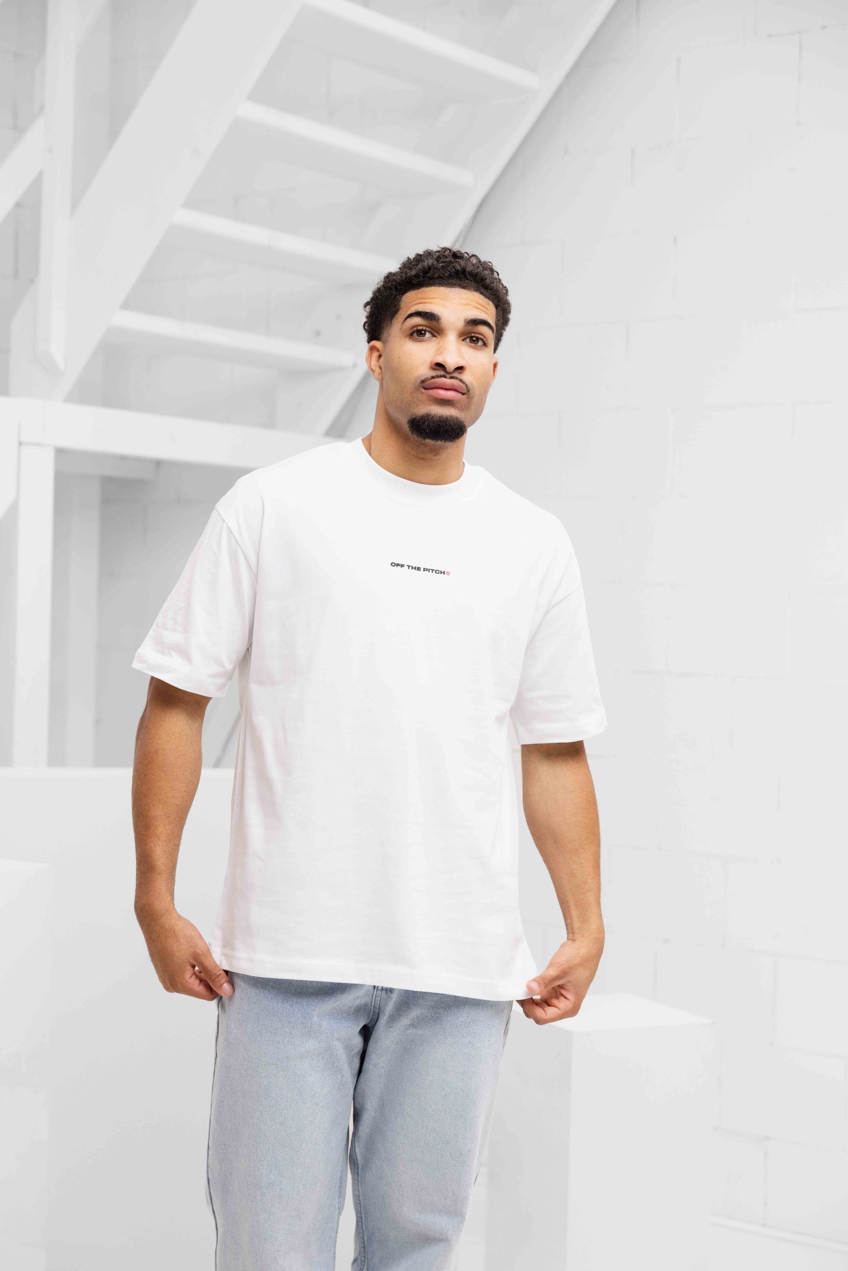 Off The Pitch Fragile World Loose Fit T-shirt Heren Wit