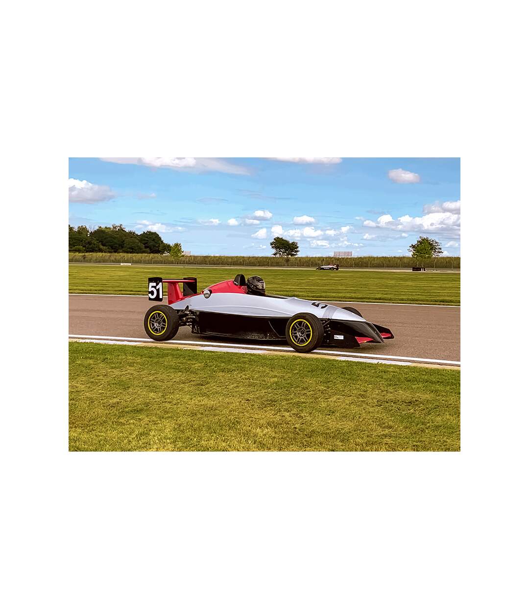 Stage de pilotage de 12 min en Formule Renault Campus sur circuit près de Paris - SMARTBOX - Coffret Cadeau Sport & Aventure