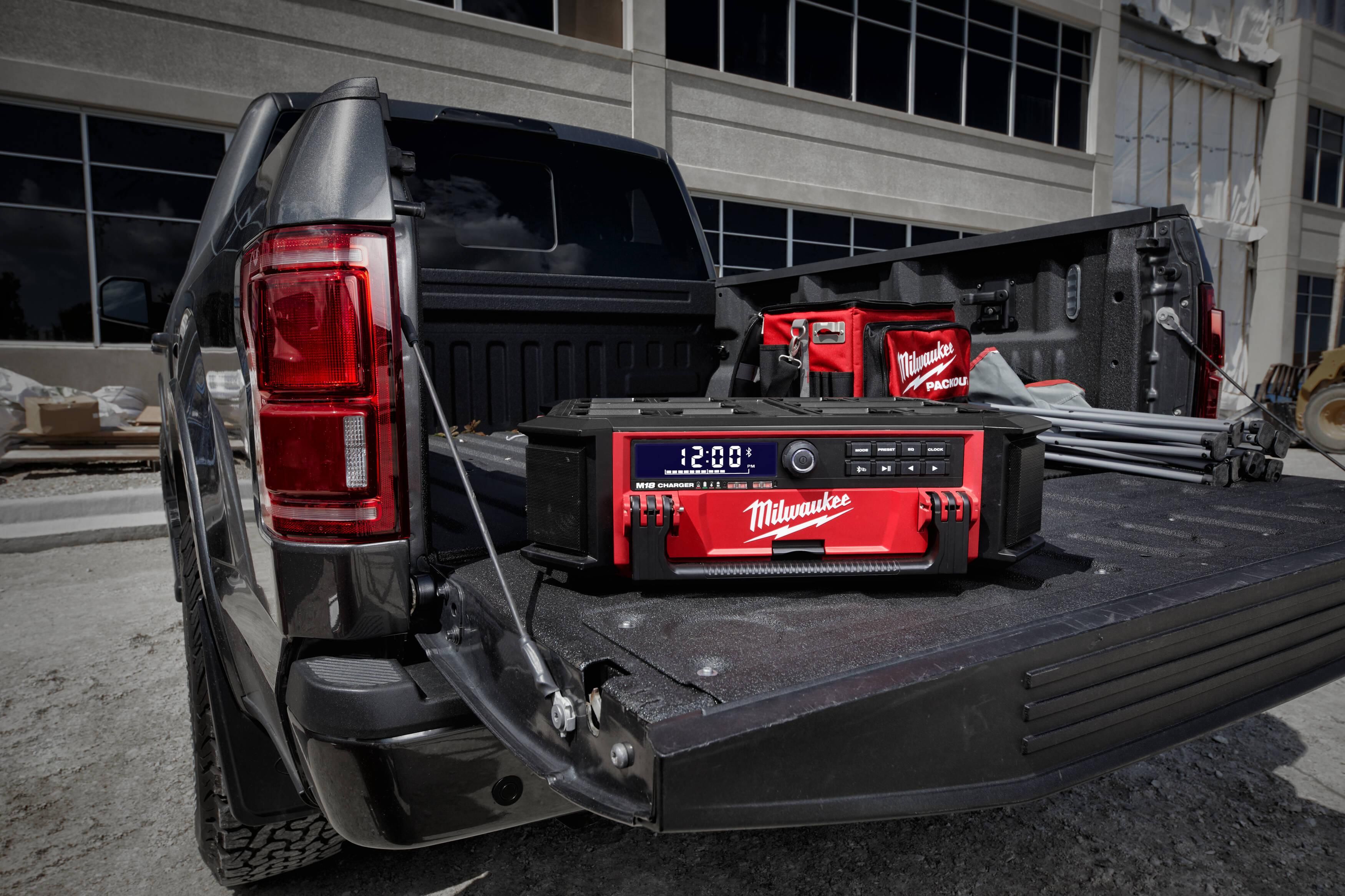 Milwaukee M18 PRCDAB -0 PACKOUT™ Radio/lader 18V Basic Body - 4933472112