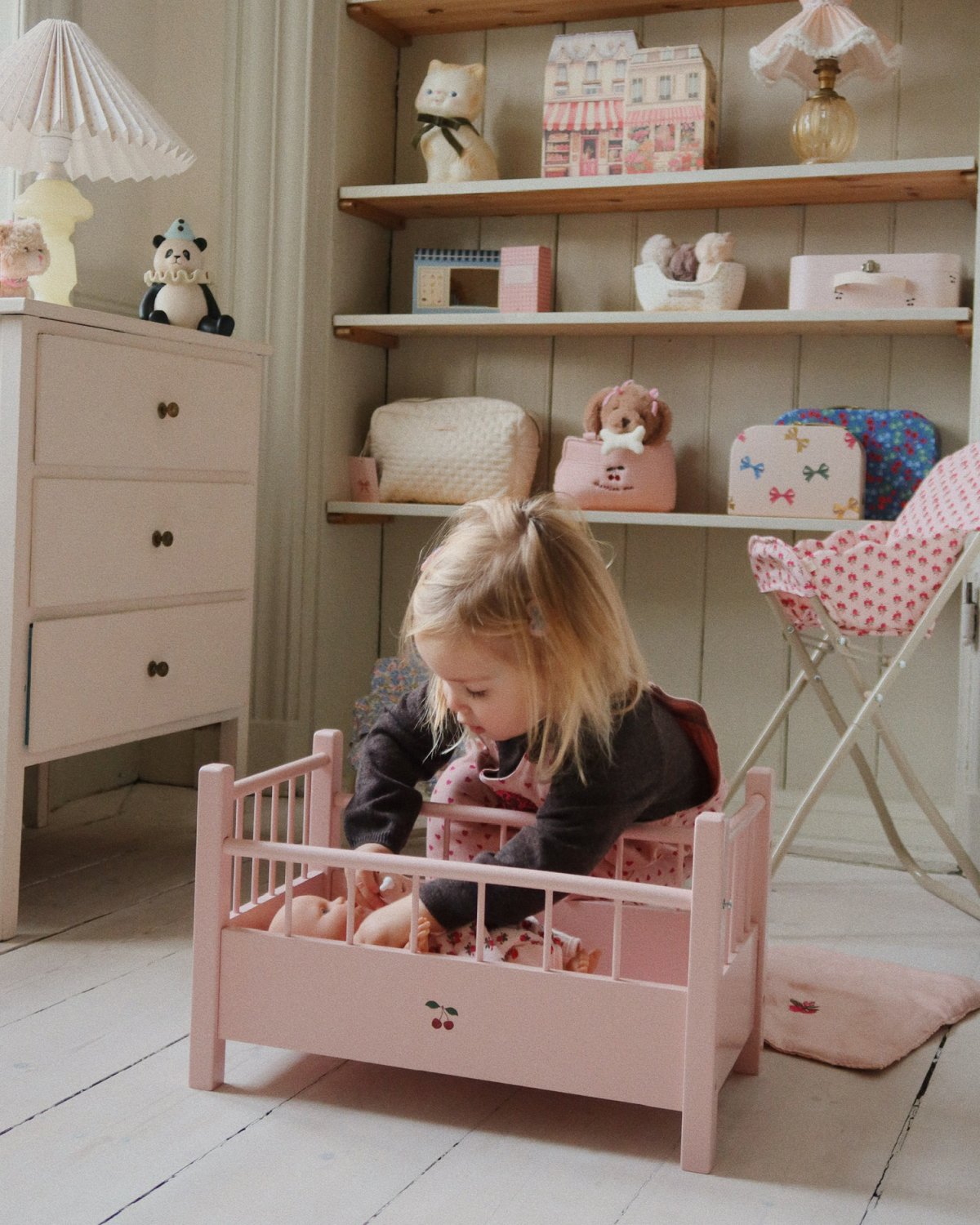 Dukkeseng – 100% Tre – 46x26cm | Doll Bed Wood FSC