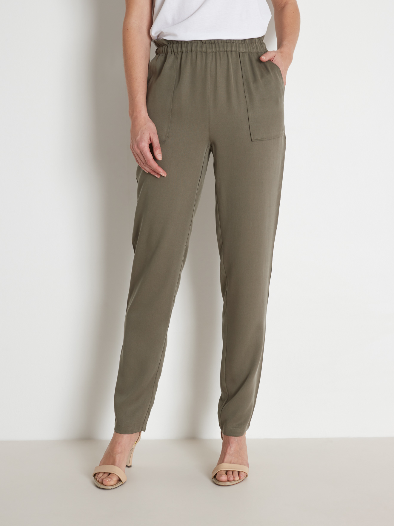 Pantalon à grandes poches en lyocell