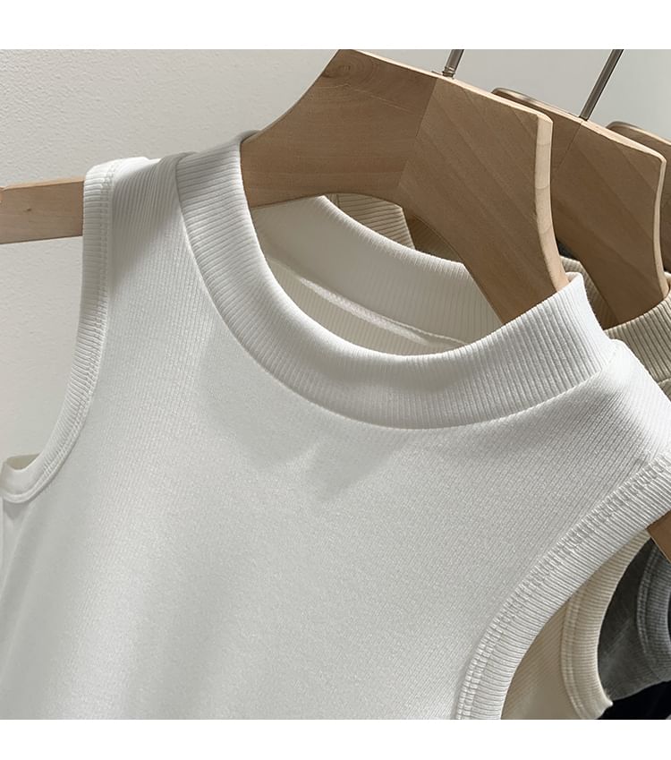 Yako - Mock Neck Plain Slim Fit Crop Tanktop