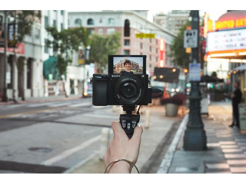Sony Fotokamera Alpha 6100 Kit 16-50mm Schwarz APS-C-Kamera mit durchgehendem High-Speed-Tracking und inkludiertem Objektiv