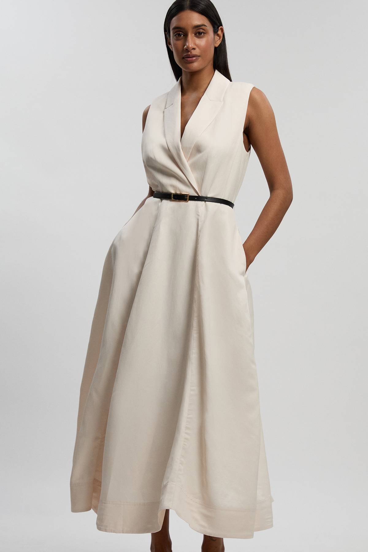 KarenMillen Robe Midi Petite Premium À Jupe Ample Ceinturée En Viscose Lin Avec Col Tailleur