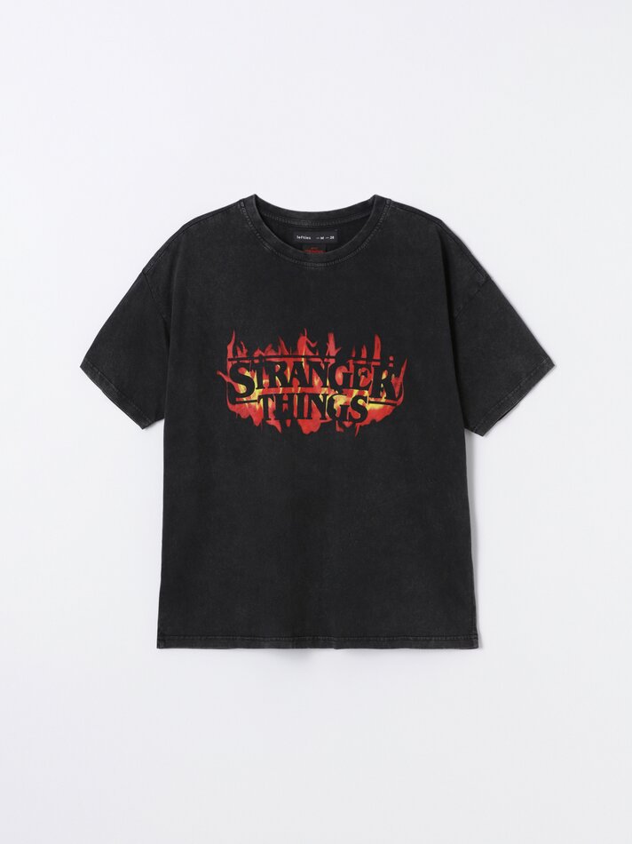 Camiseta estampada Stranger Things - Netflix - Preta