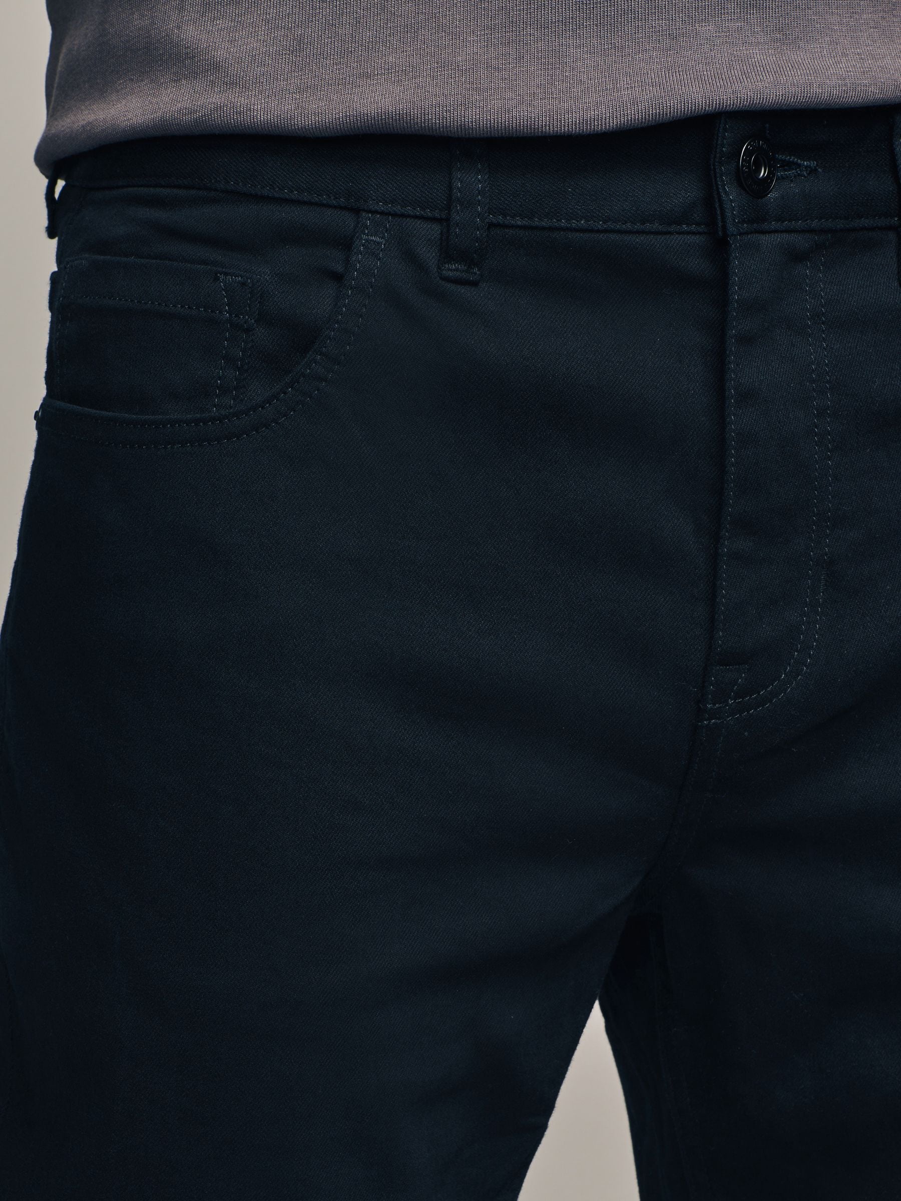 Effen zwart - Klassieke stretchjeans met standaard taps toelopende pasvorm