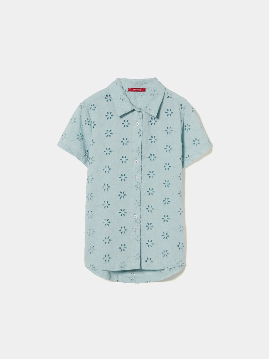 Camisa de manga curta em bordado inglês