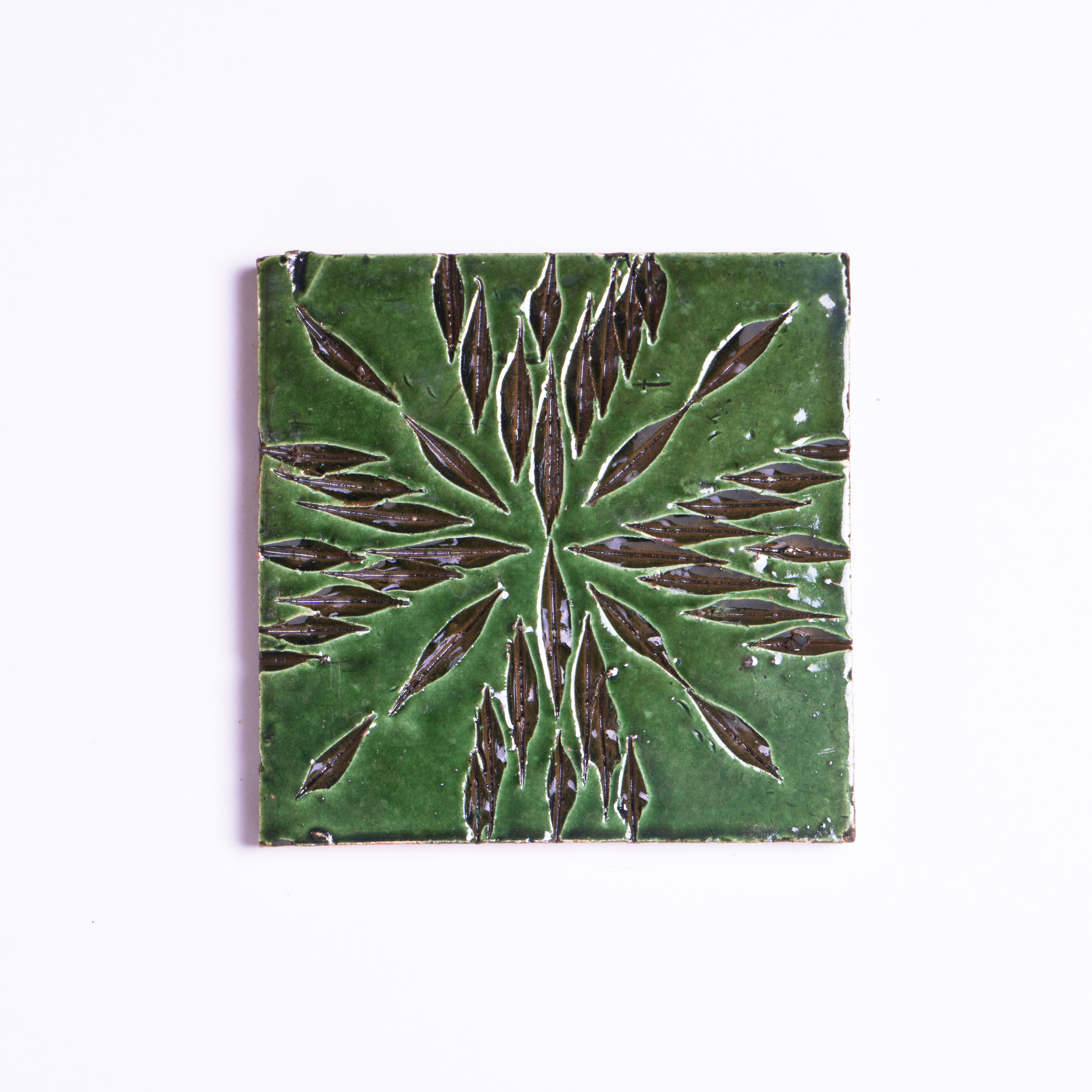 handglasierte Kachel 'Fleur vert', grün, L 10 cm, B 10 cm von fischer's lagerhaus