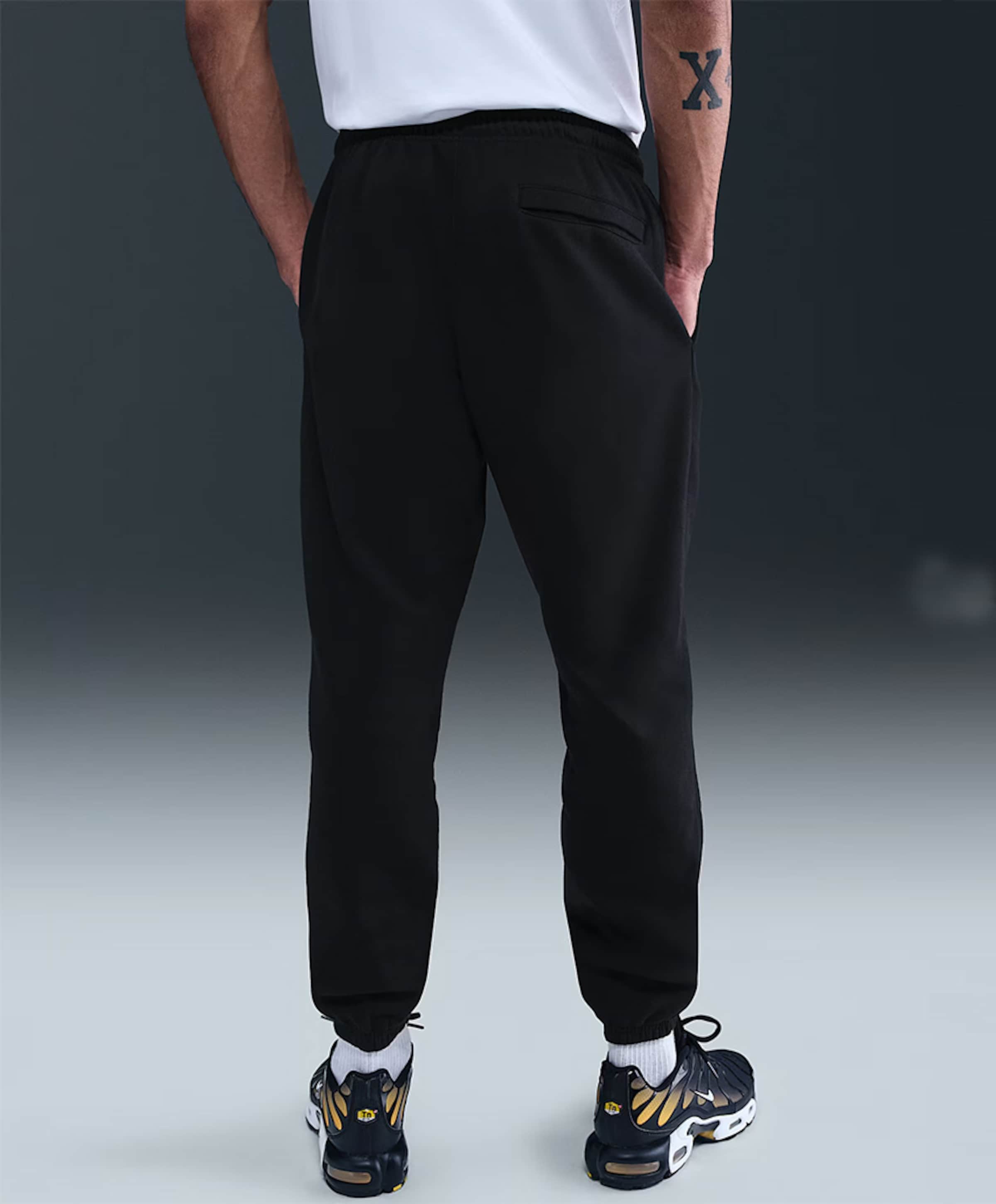 Nike M Nk Club Bb Cuff Pant heren broek zwart
