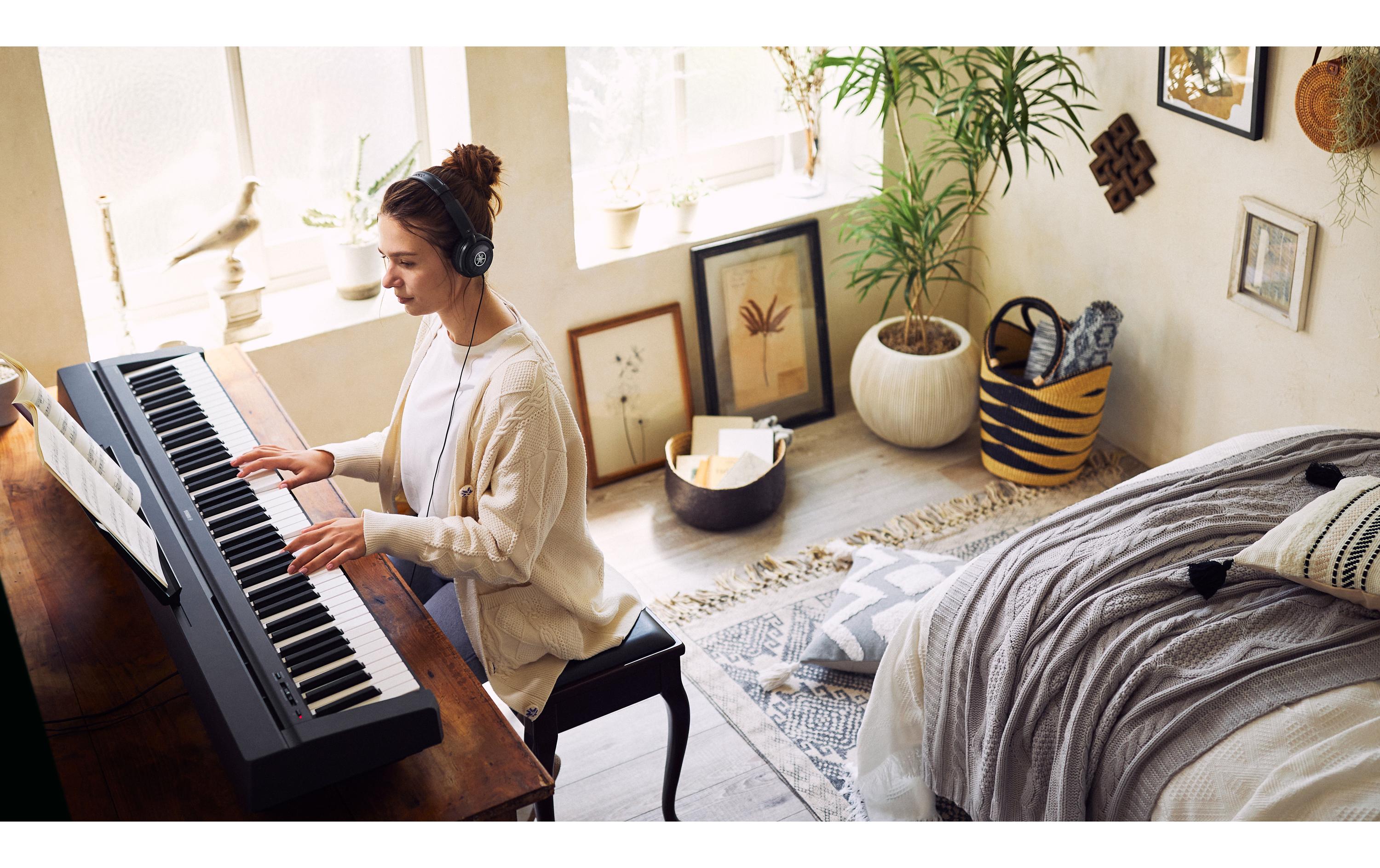 E-Piano P-45B Schwarz<br>Authentisches E-Piano mit natürlichem Spielgefühl