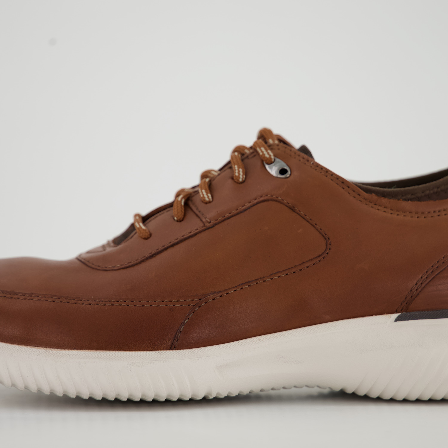 CLARKS Donaway Lace Dark Tan Lea