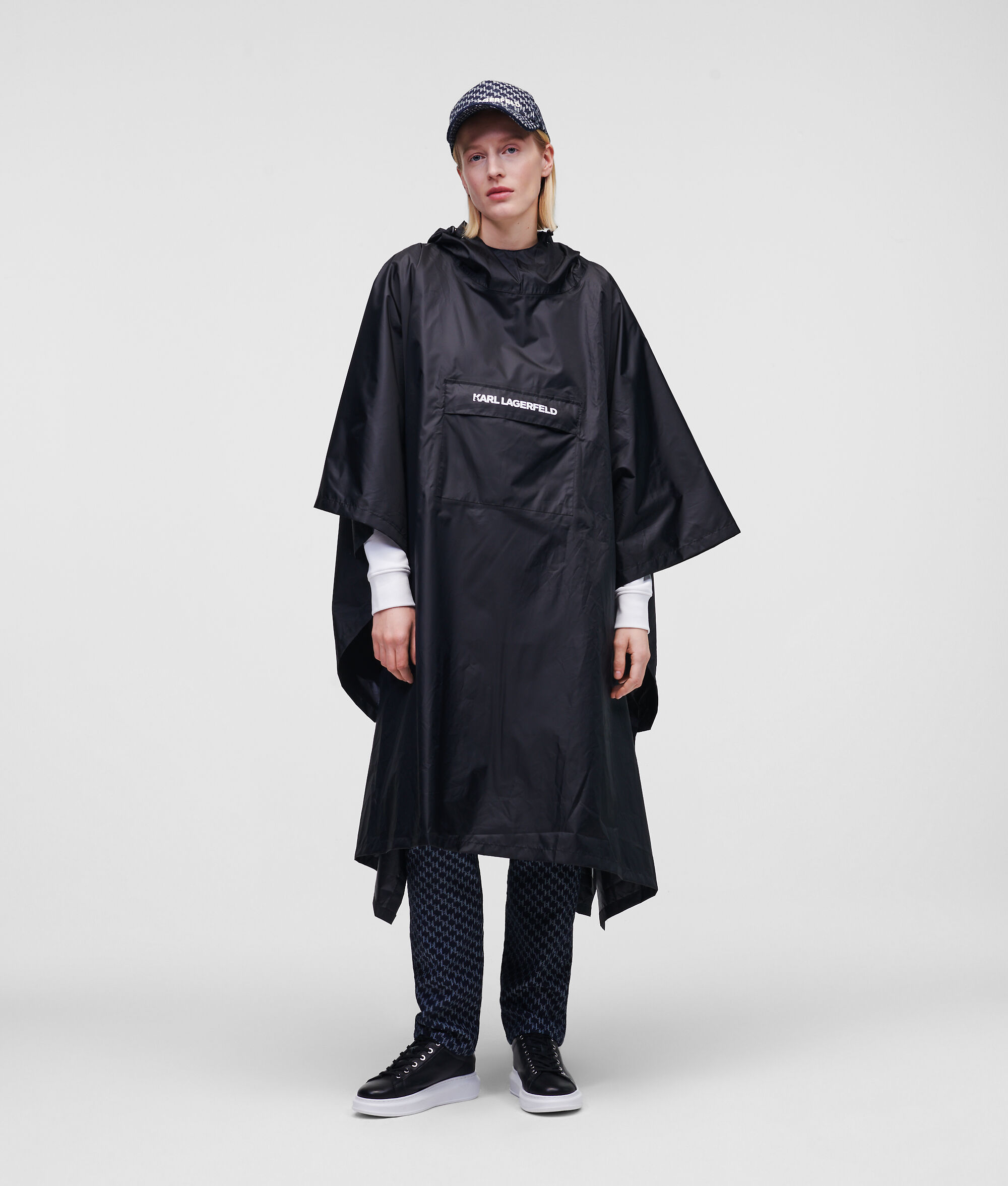 PONCHO IMPERMÉABLE AVEC LOGO KARL