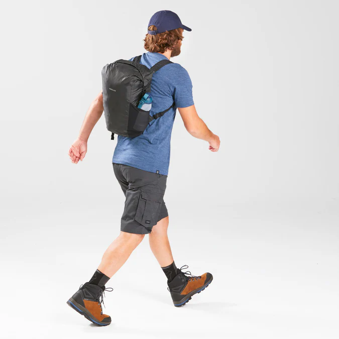 Decathlon Forclaz - Mochila de caminhada compacta e impermeável Forclaz Travel 100 de 20 litros