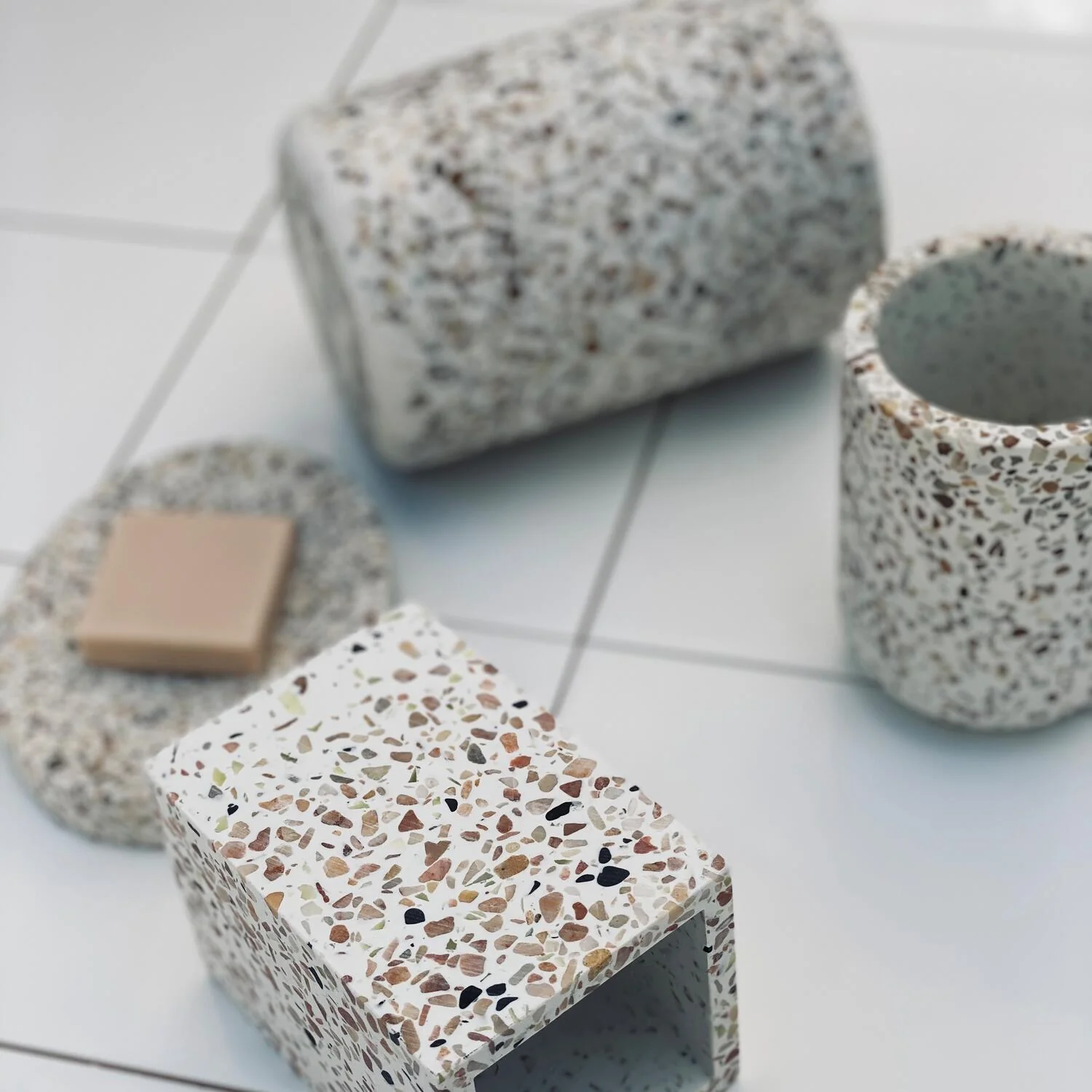 Humdakin  Terrazzo tandbørste krus - natural