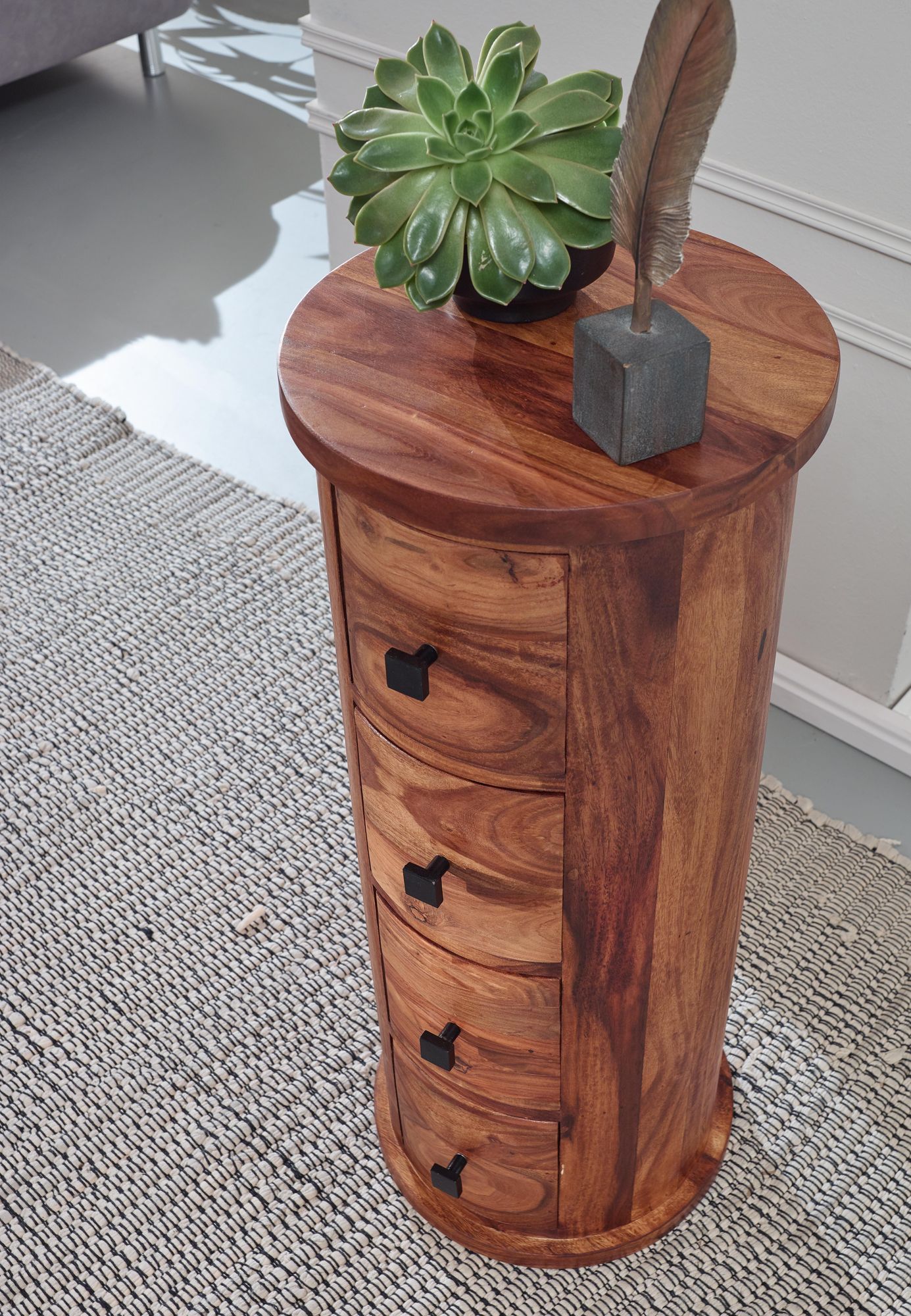 KADIMA DESIGN Rustikale Sheesham Kommode mit 4 Schubladen, Stilvolle Jugendstil Einrichtung, großer Stauraum