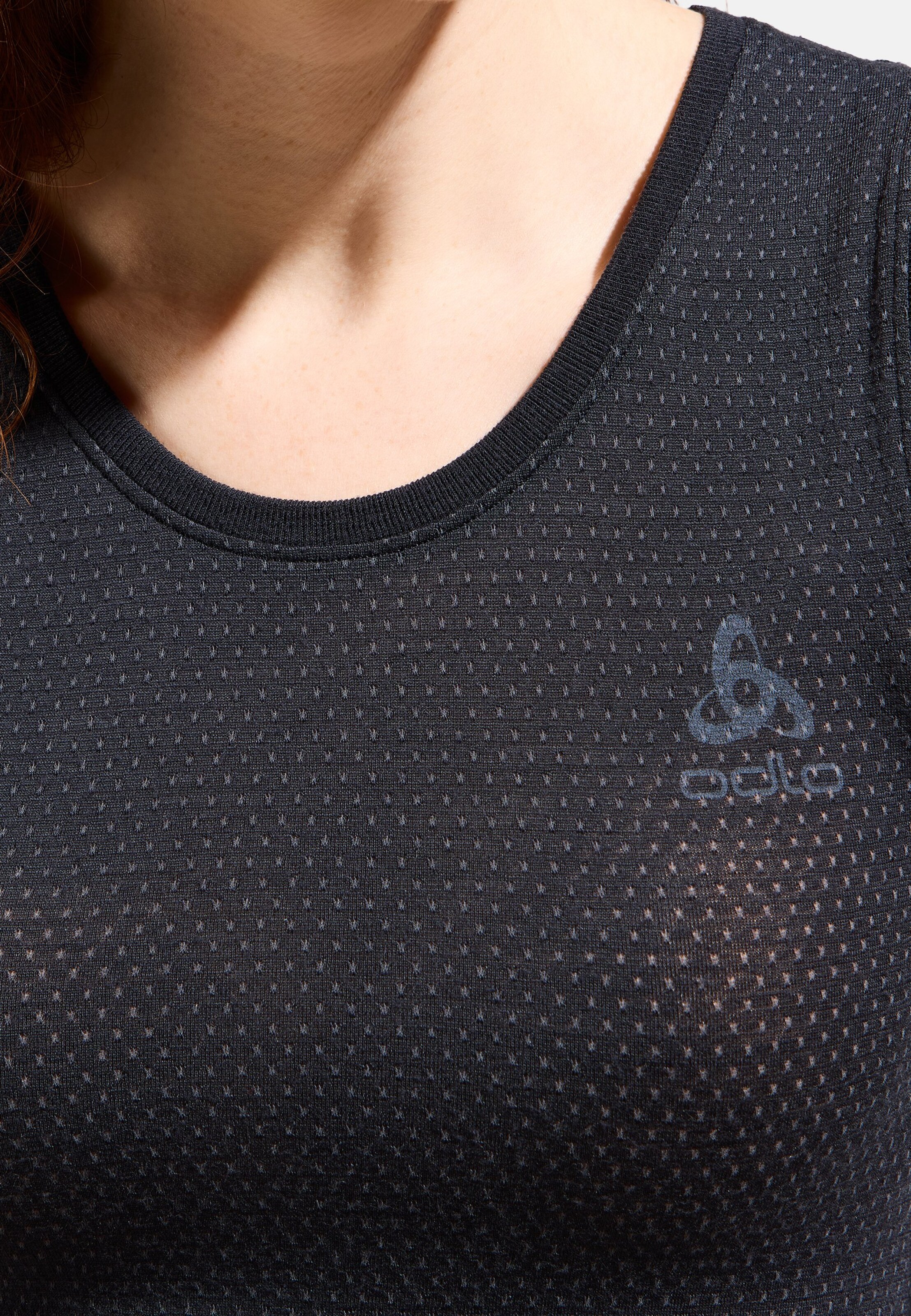 Performance Wool 140 Base Layer Singlet in black