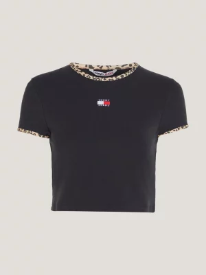 Top cropped com detalhes em estampa de leopardo