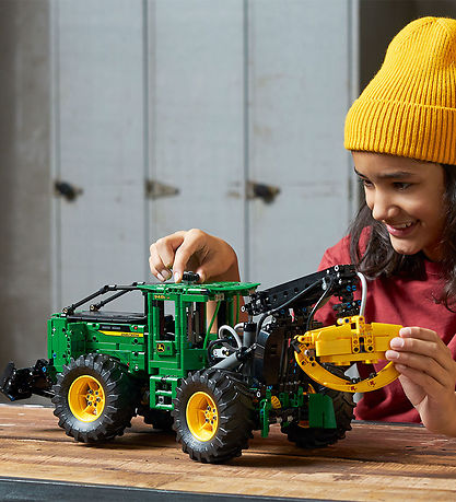 LEGO? Technic - John Deere 948L-II Skovmaskine 42157 - 1492 Dele