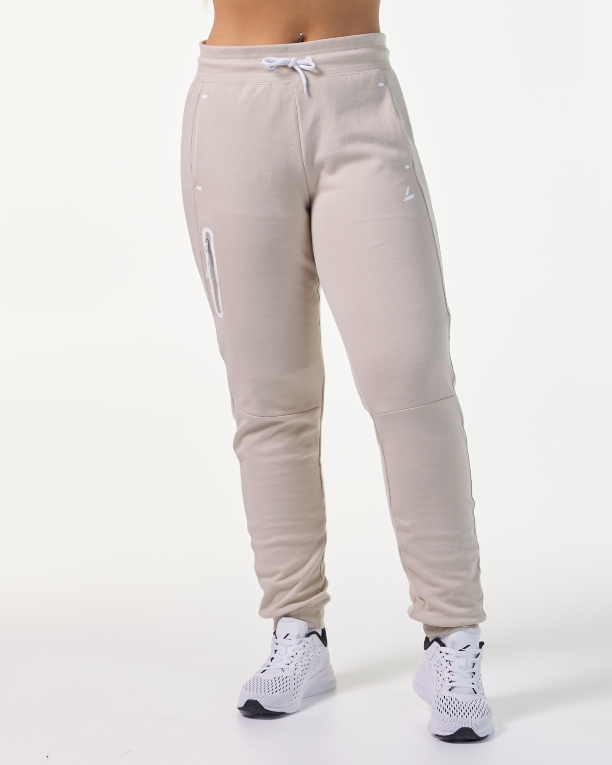 LEVITY Break Tech Pants Beige Feather