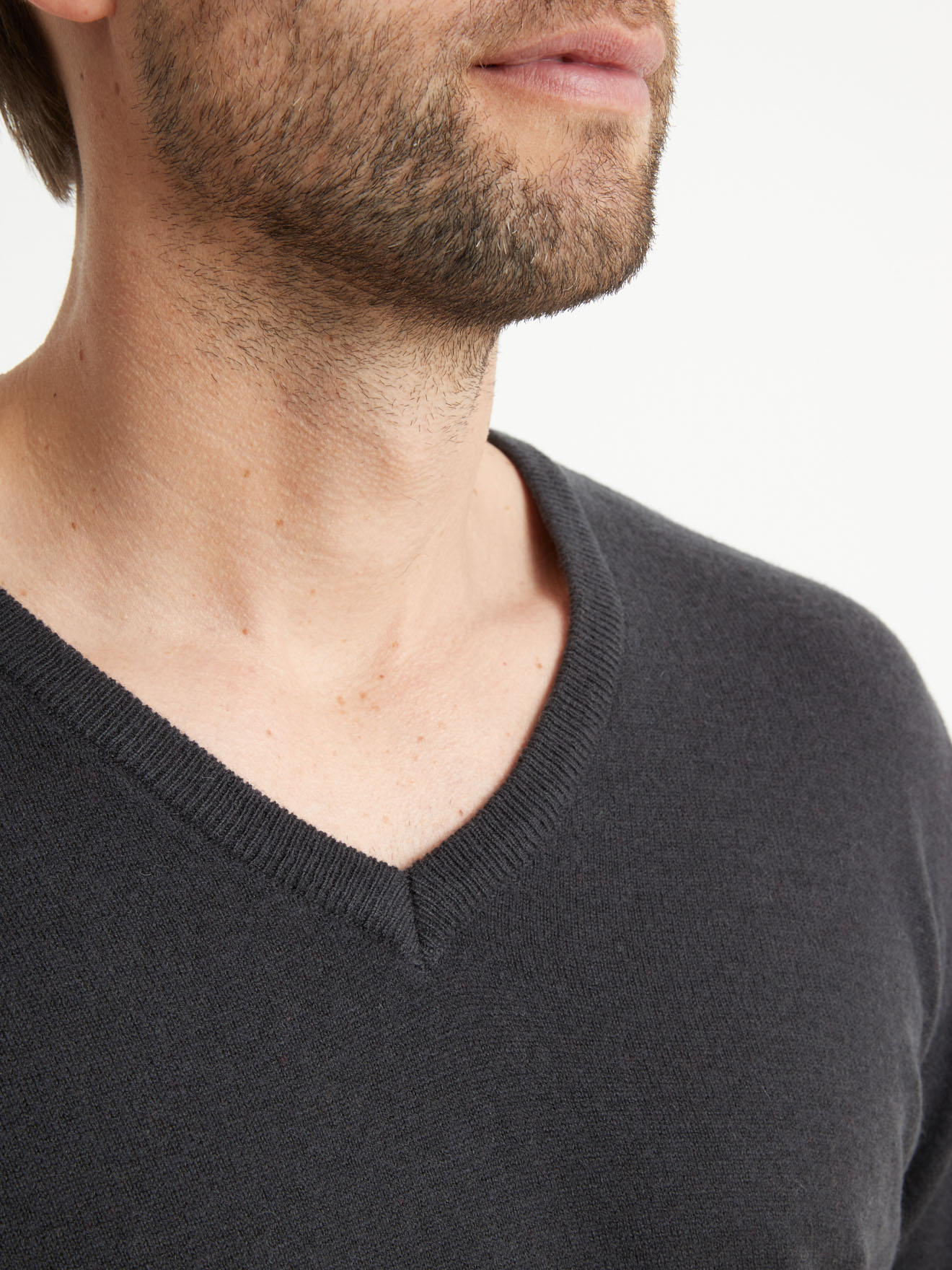 Pull encolure V 80% laine d'agneau