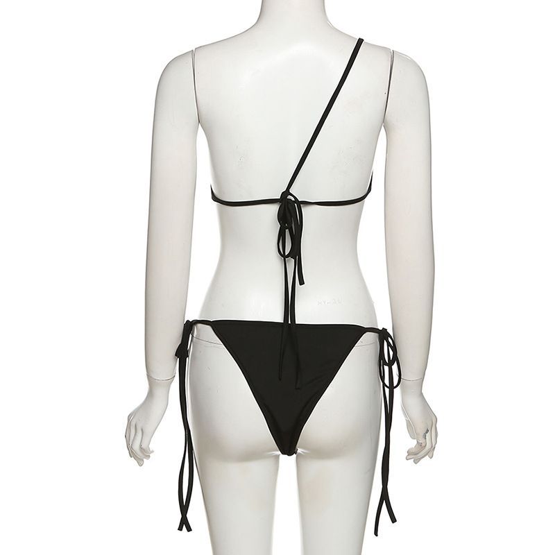 Emilyn - Set: Bikinitop met mesh-paneel en één schouder + broekje met zelfstrik