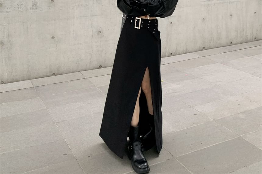 OUREA - Kraagvormig, effen imitatieleren cropped bikerjack met rits / Maxi A-lijn rok met split en riem