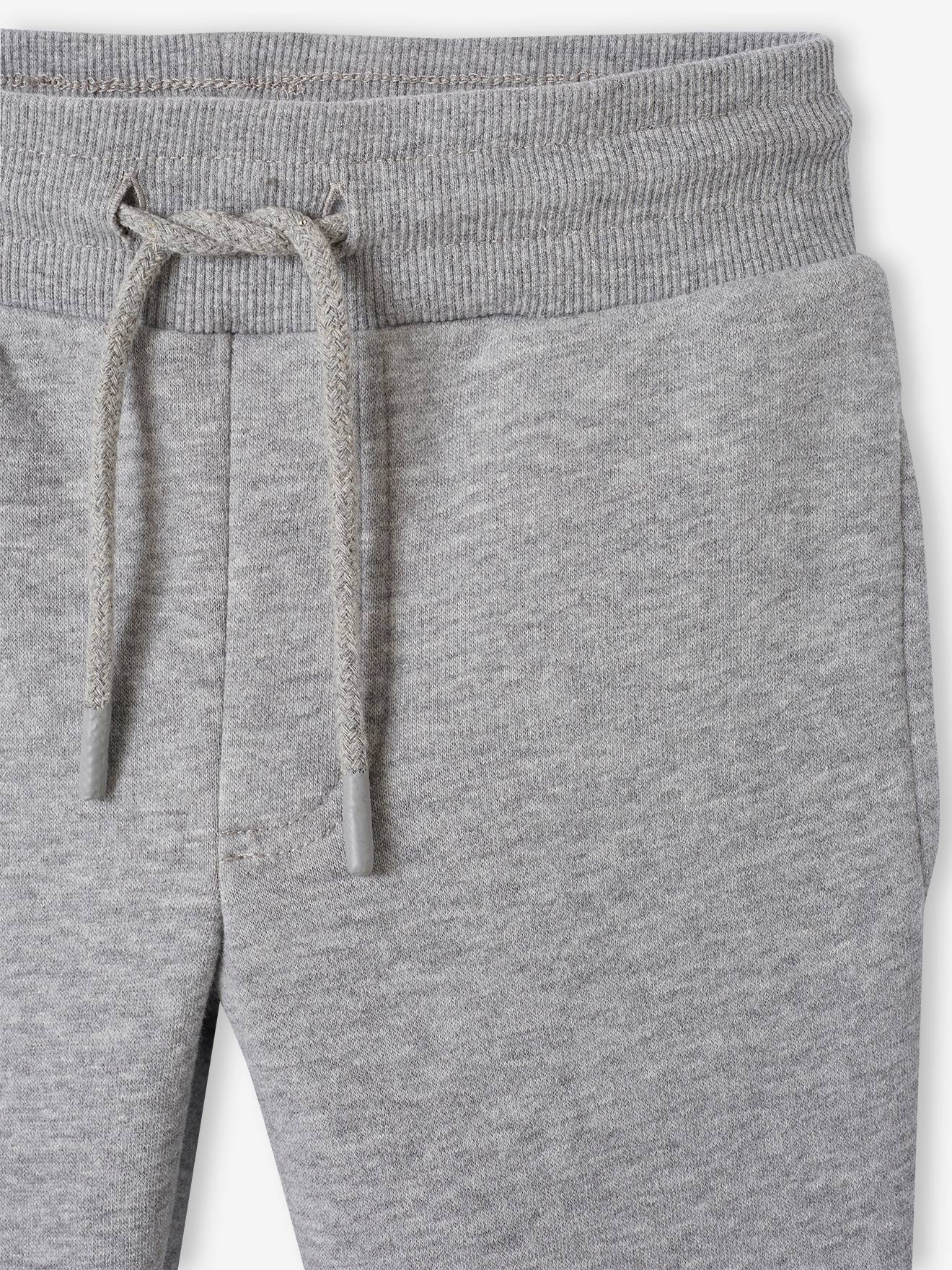 Conjunto de treino infantil: casaco com capuz em fleece vermelho mesclado e calça de moletom.