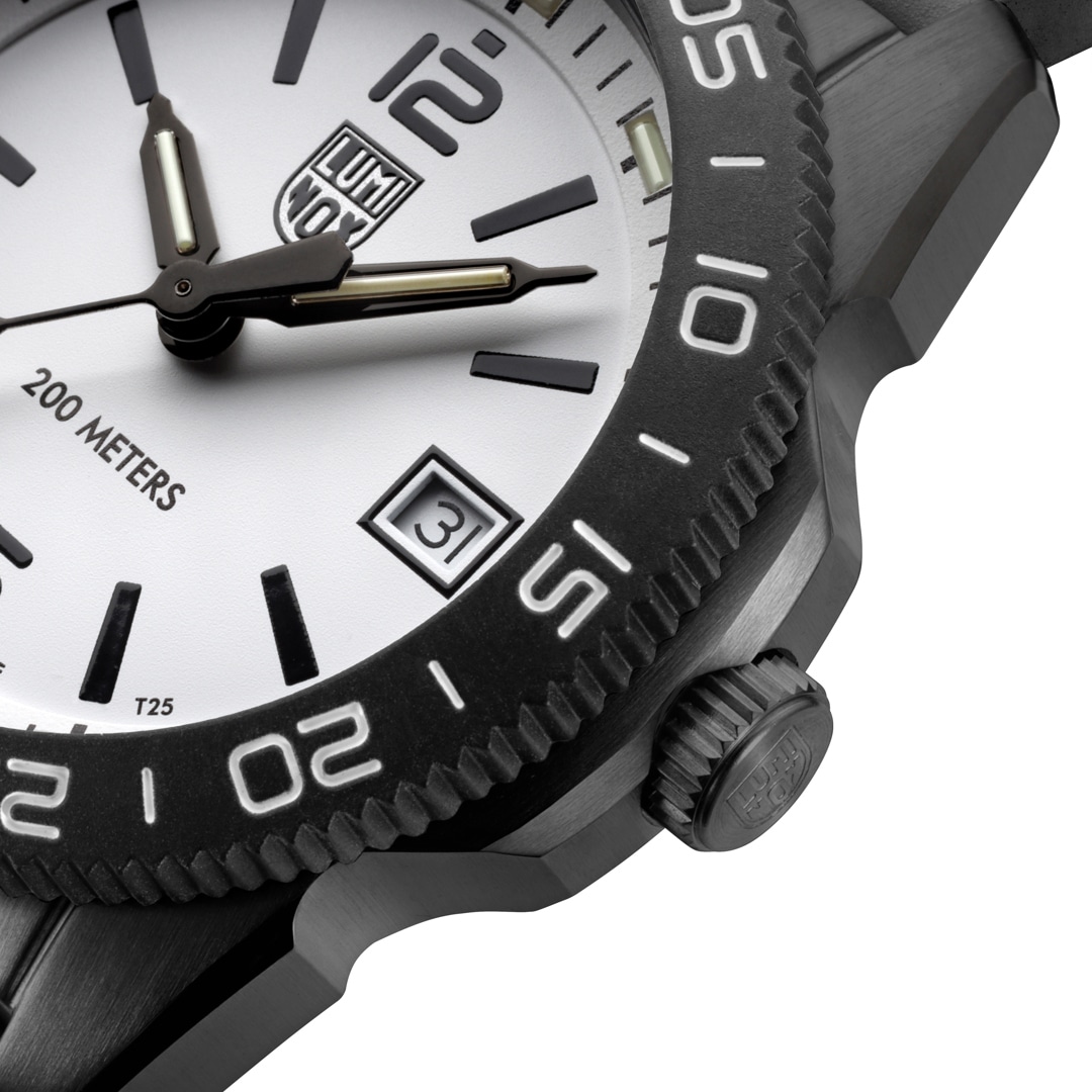 Luminox Pacific Diver 3120 Series 39mm