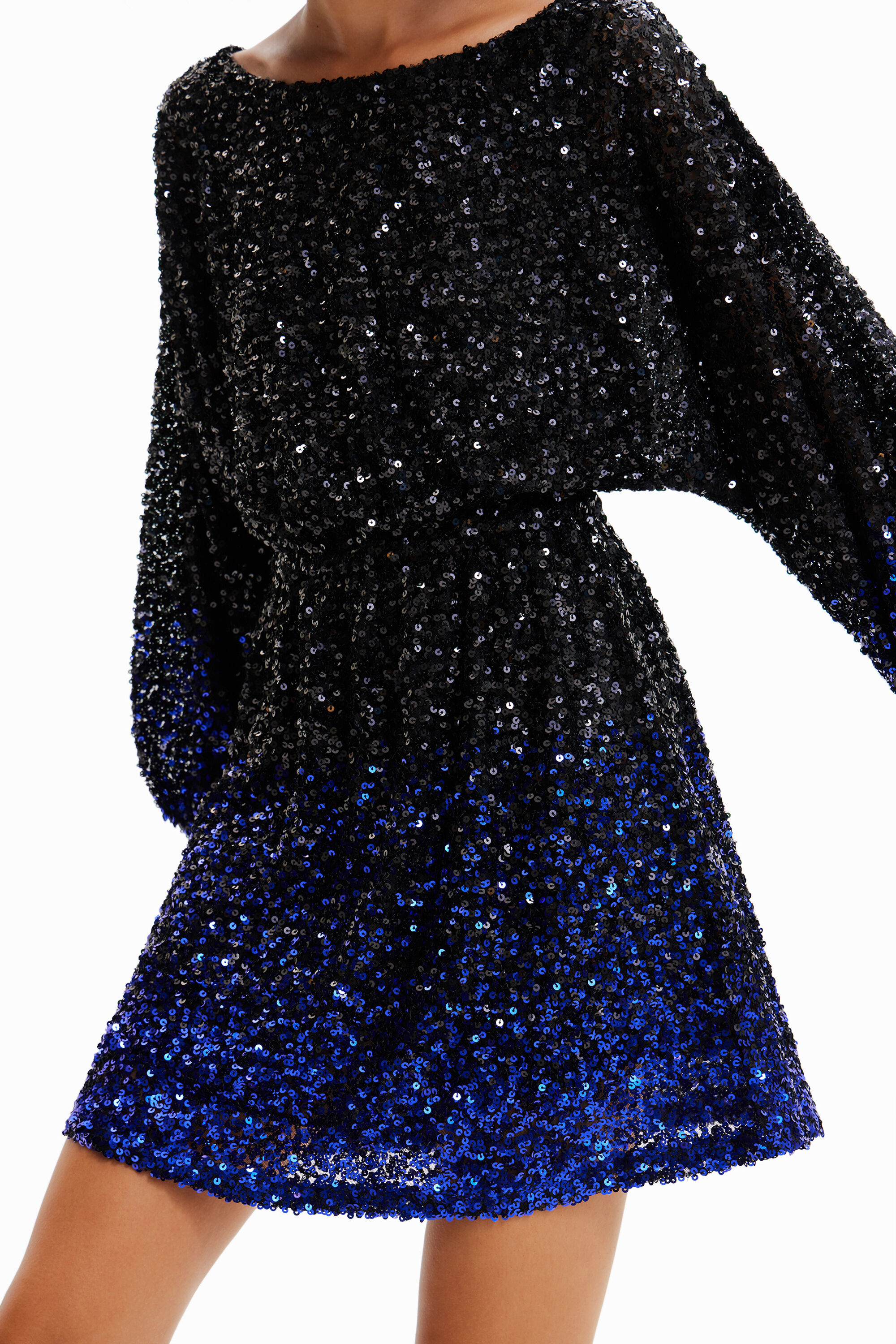 Vestido curto com lantejoulas