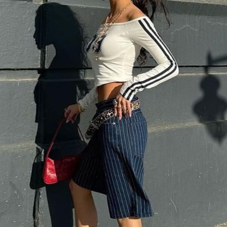 Sugarcoat - Lange mouwen off-shoulder top met nummerprint en strepen