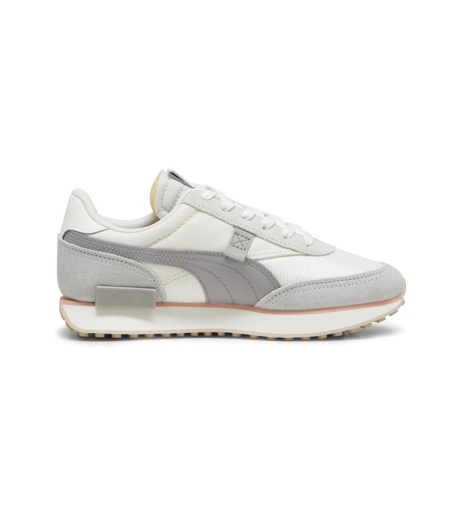 Tênis Puma Future Rider Soft, branco e cinza.
